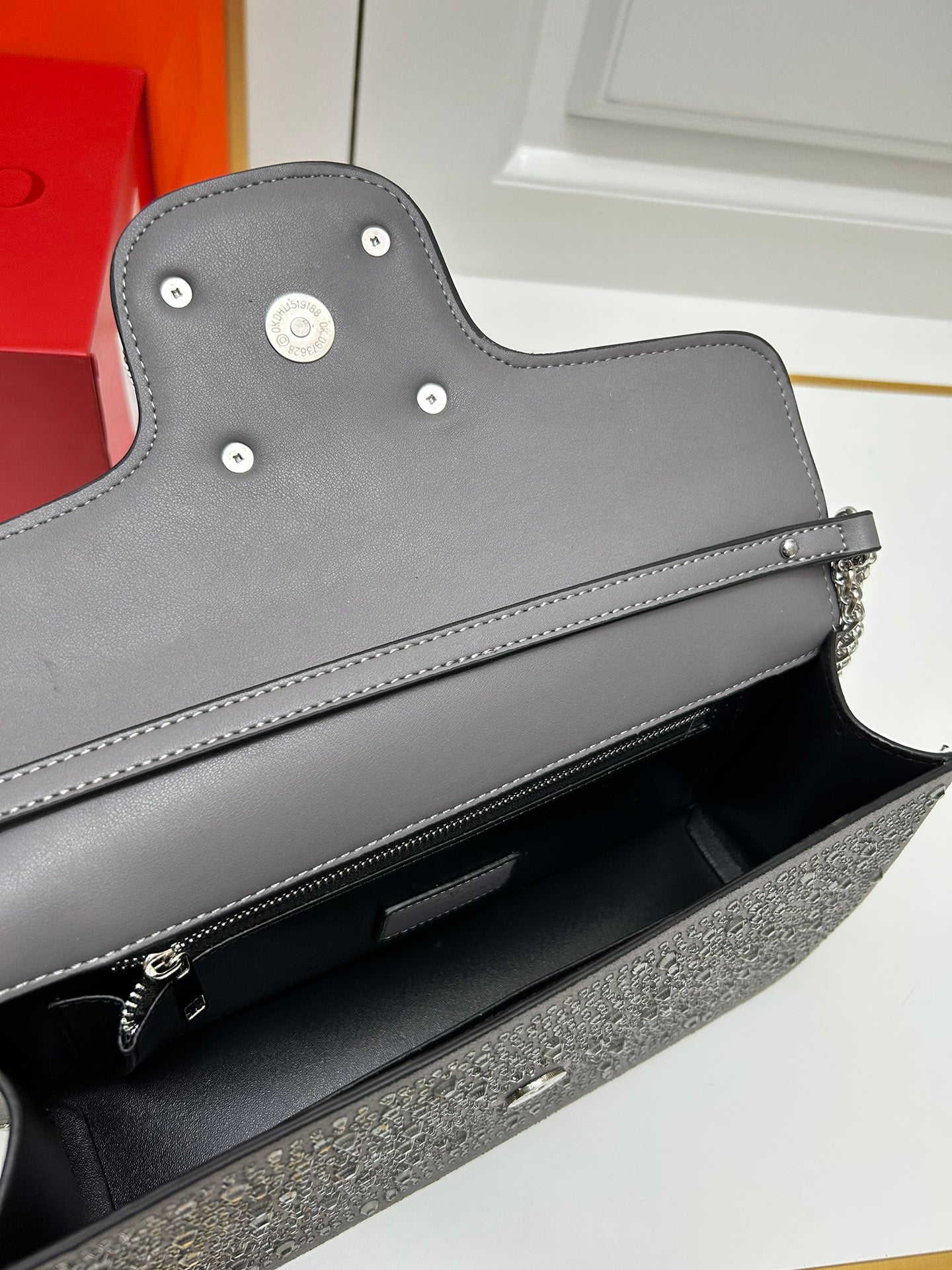 Elite Carryalls