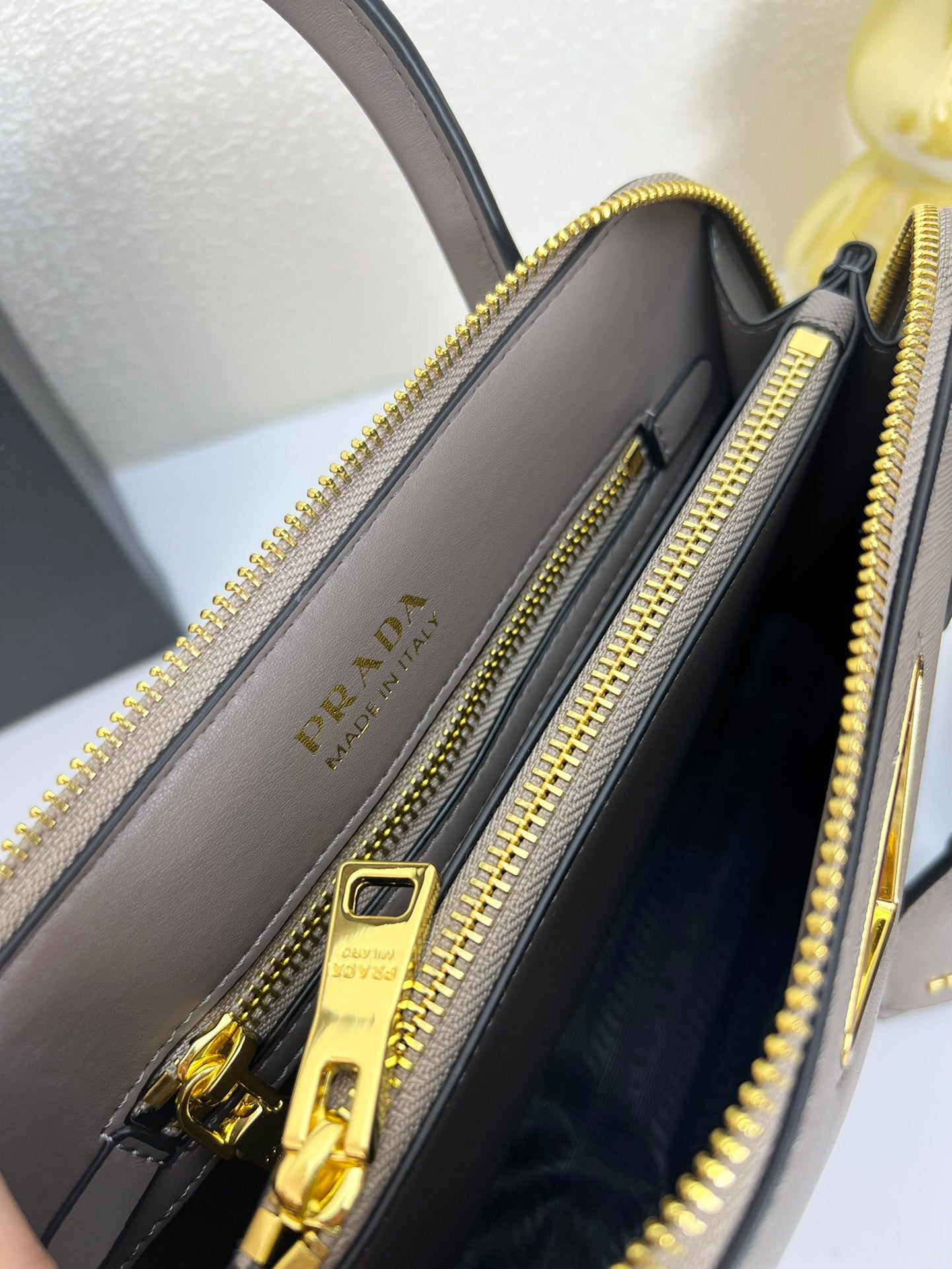 Elite Carryalls