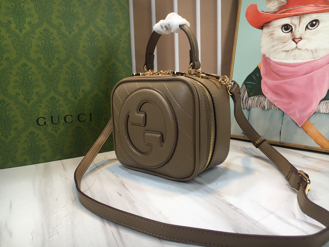 Elite Carryalls
