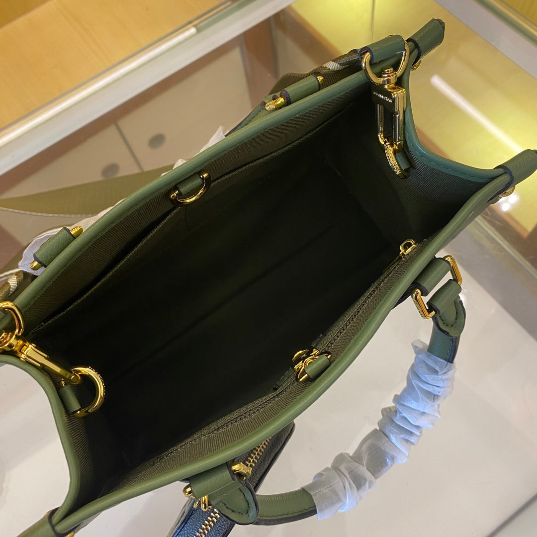 Elite Carryalls