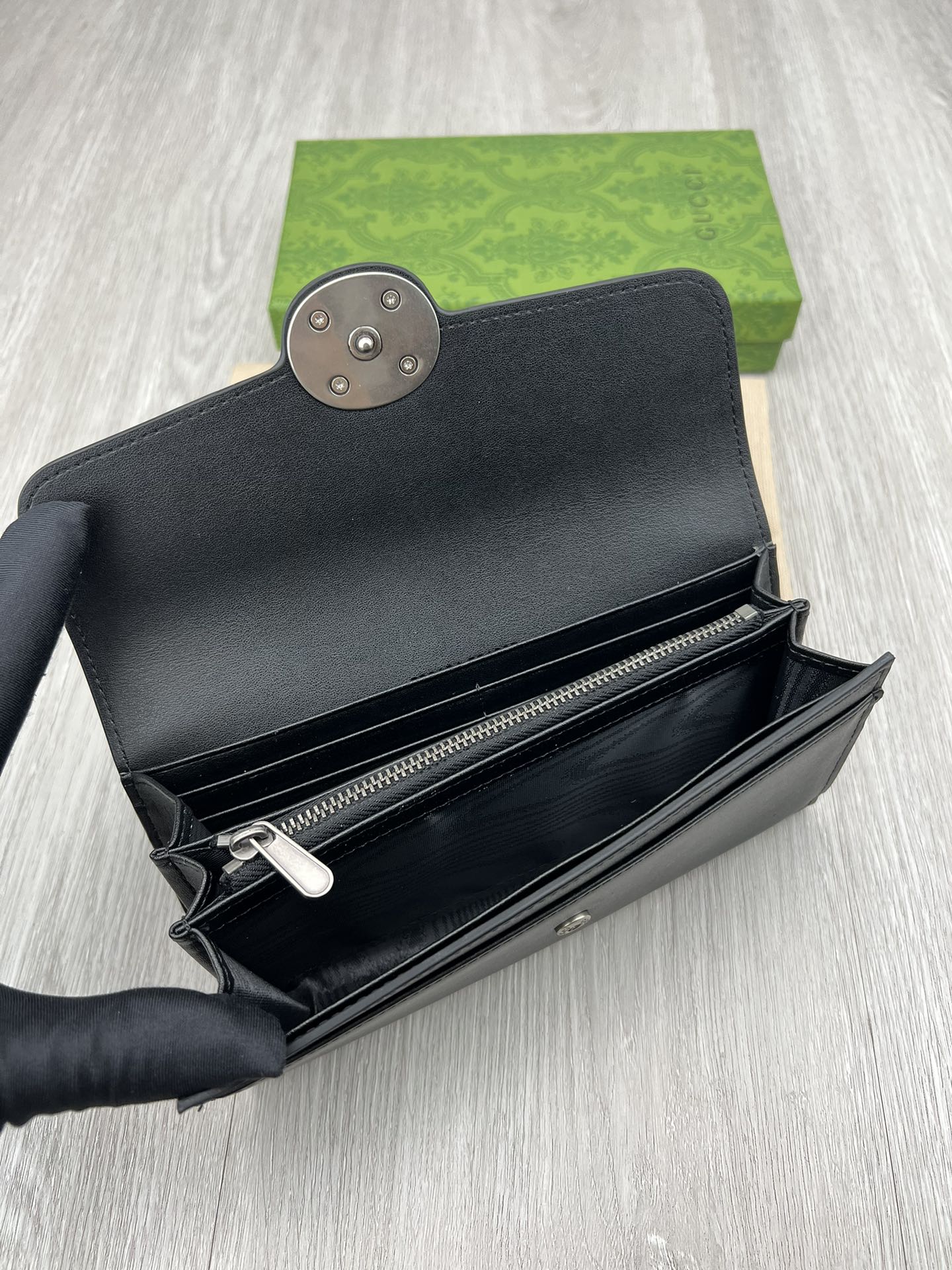 Elite Carryalls
