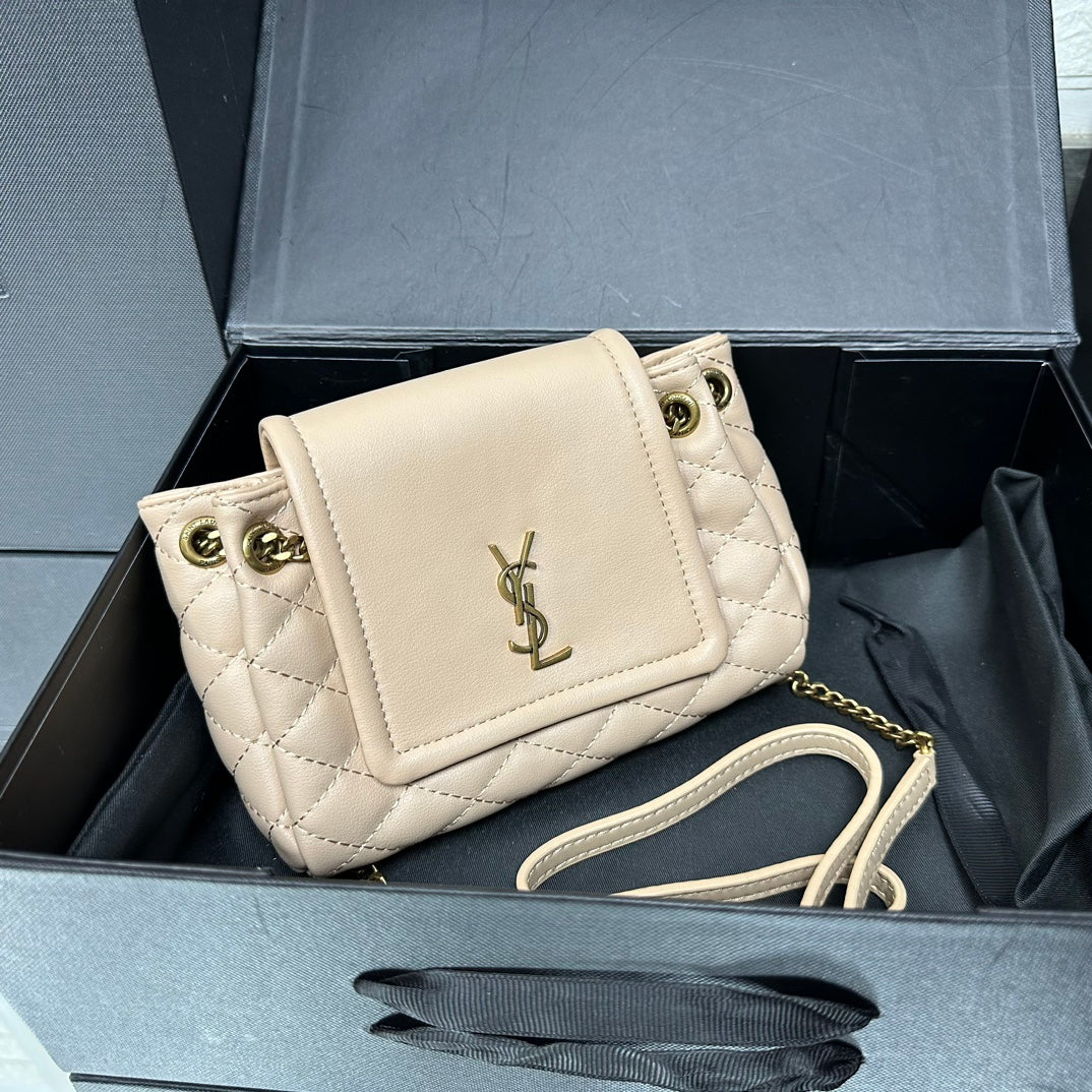 Elite Carryalls