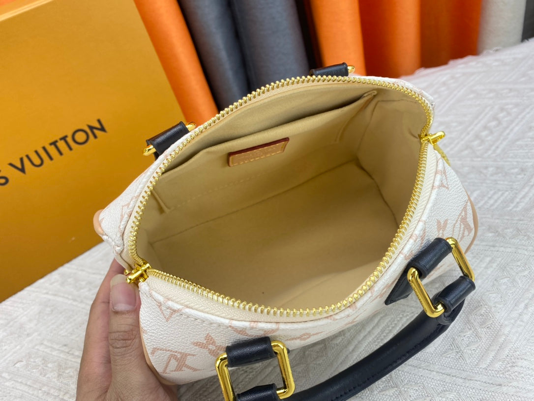 Elite Carryalls