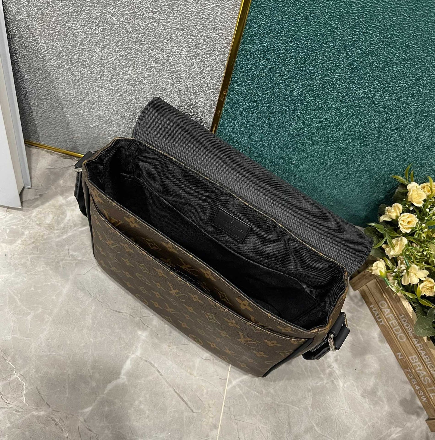 Elite Carryalls