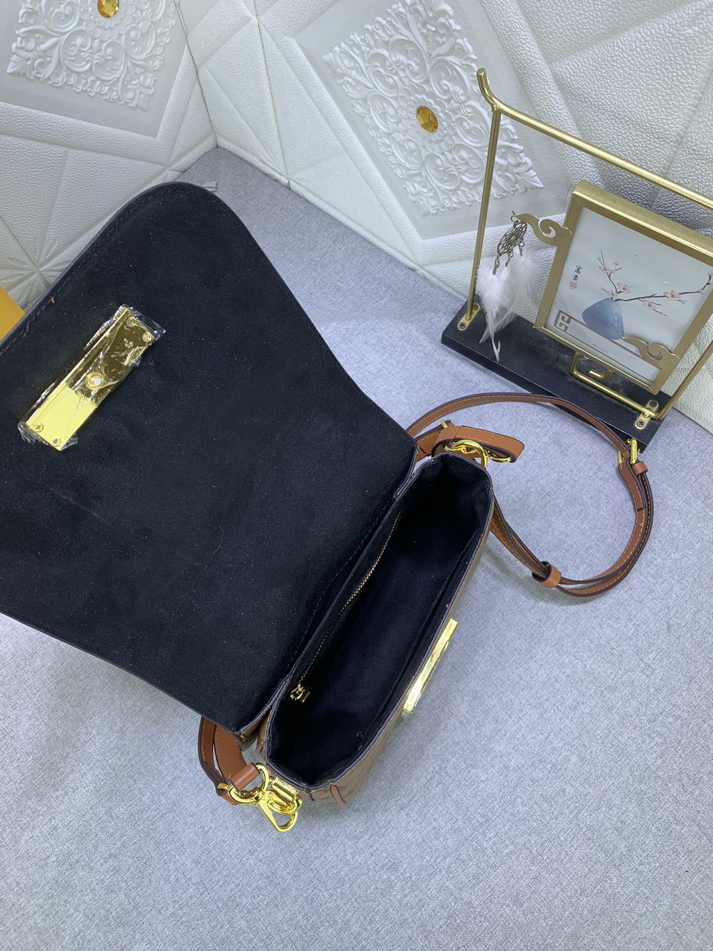 Elite Carryalls