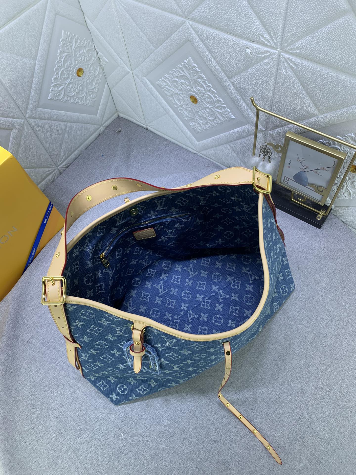 Elite Carryalls