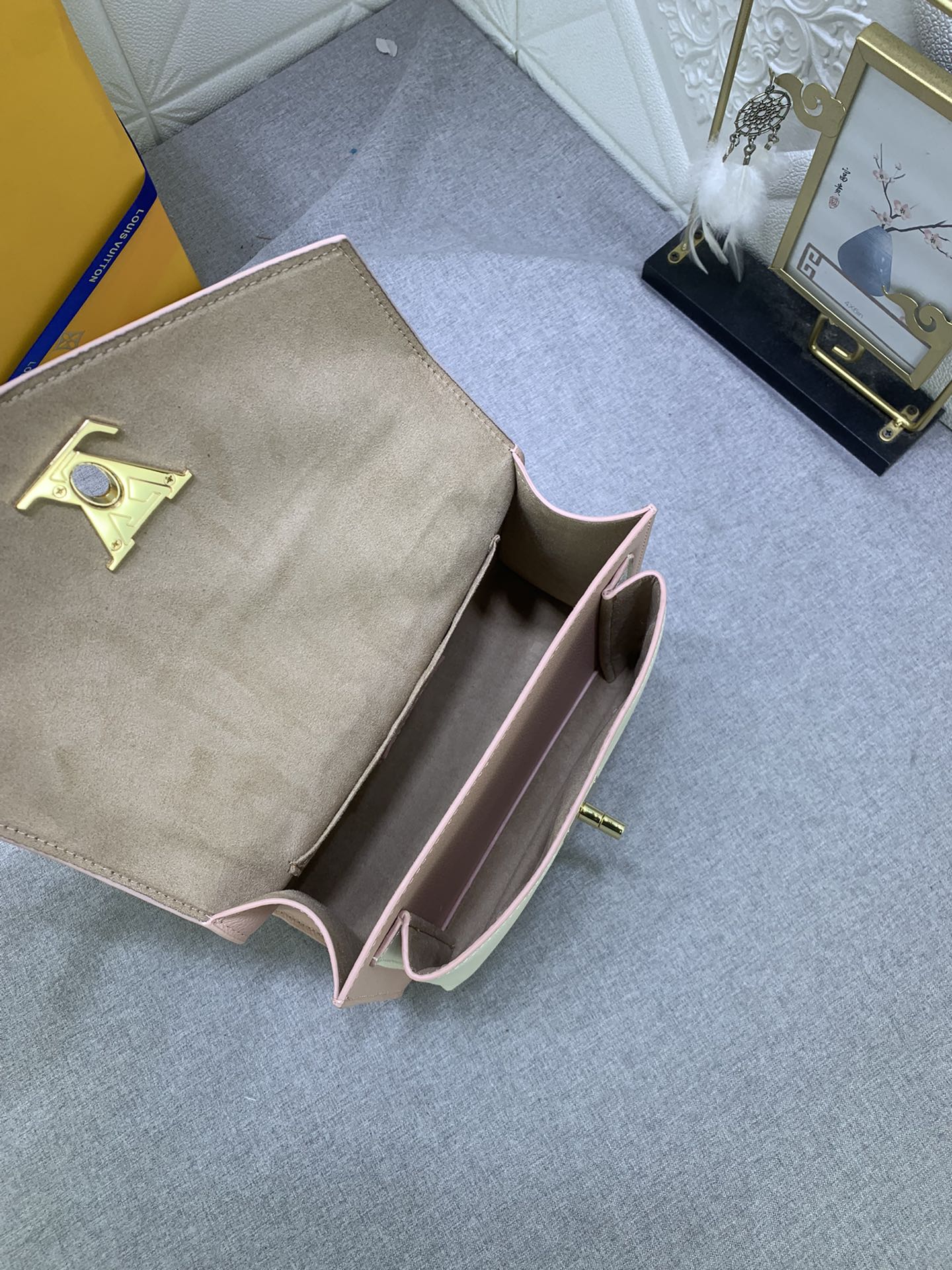Elite Carryalls