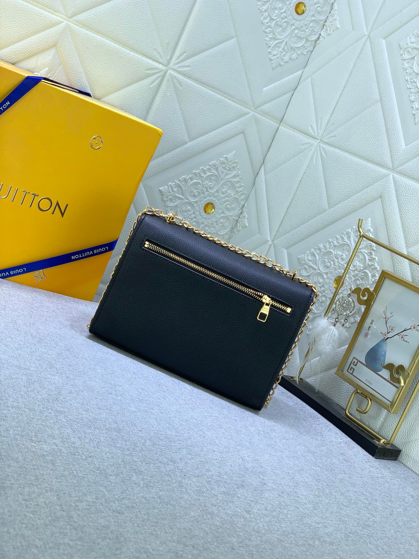 Elite Carryalls
