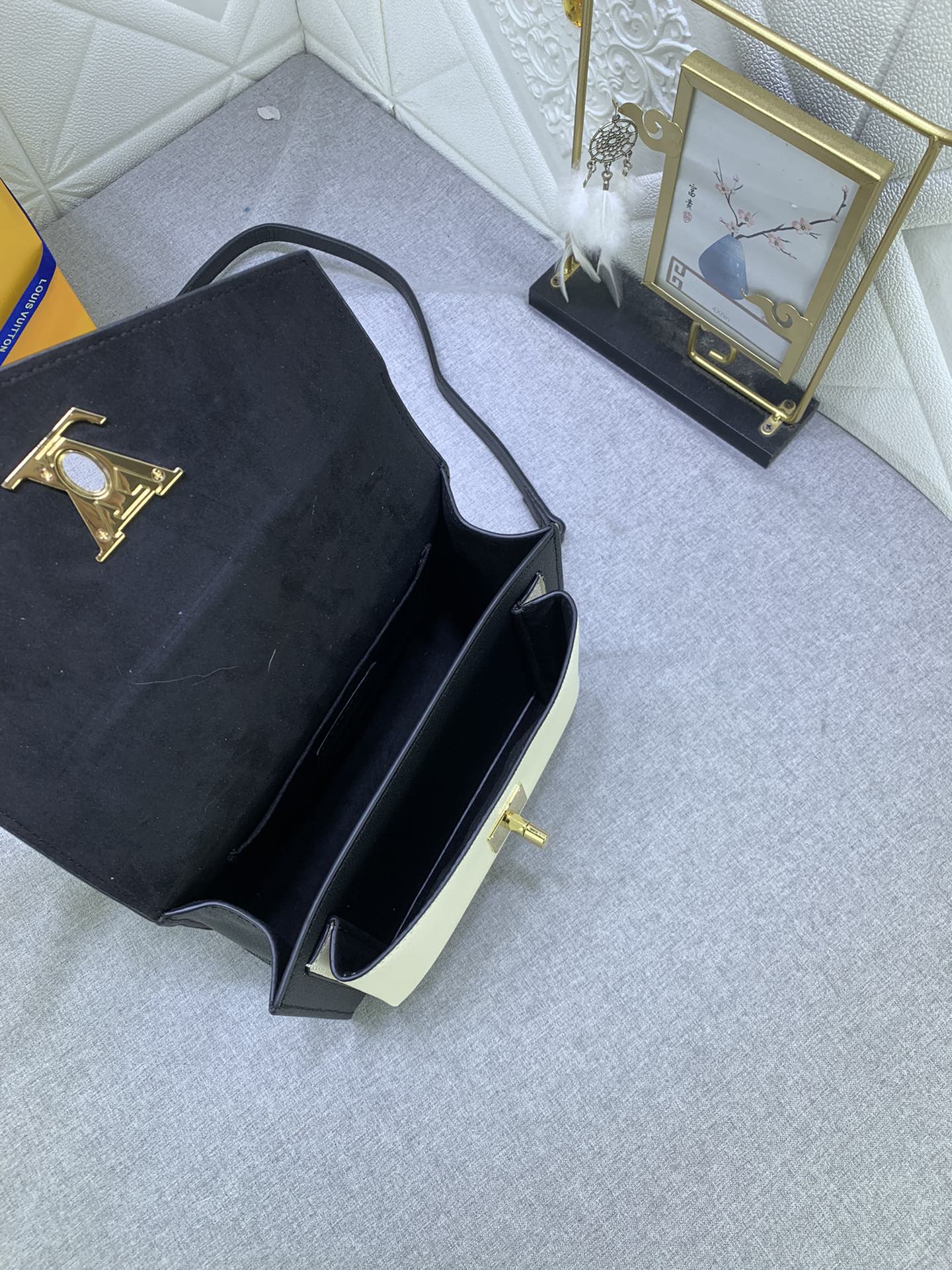 Elite Carryalls