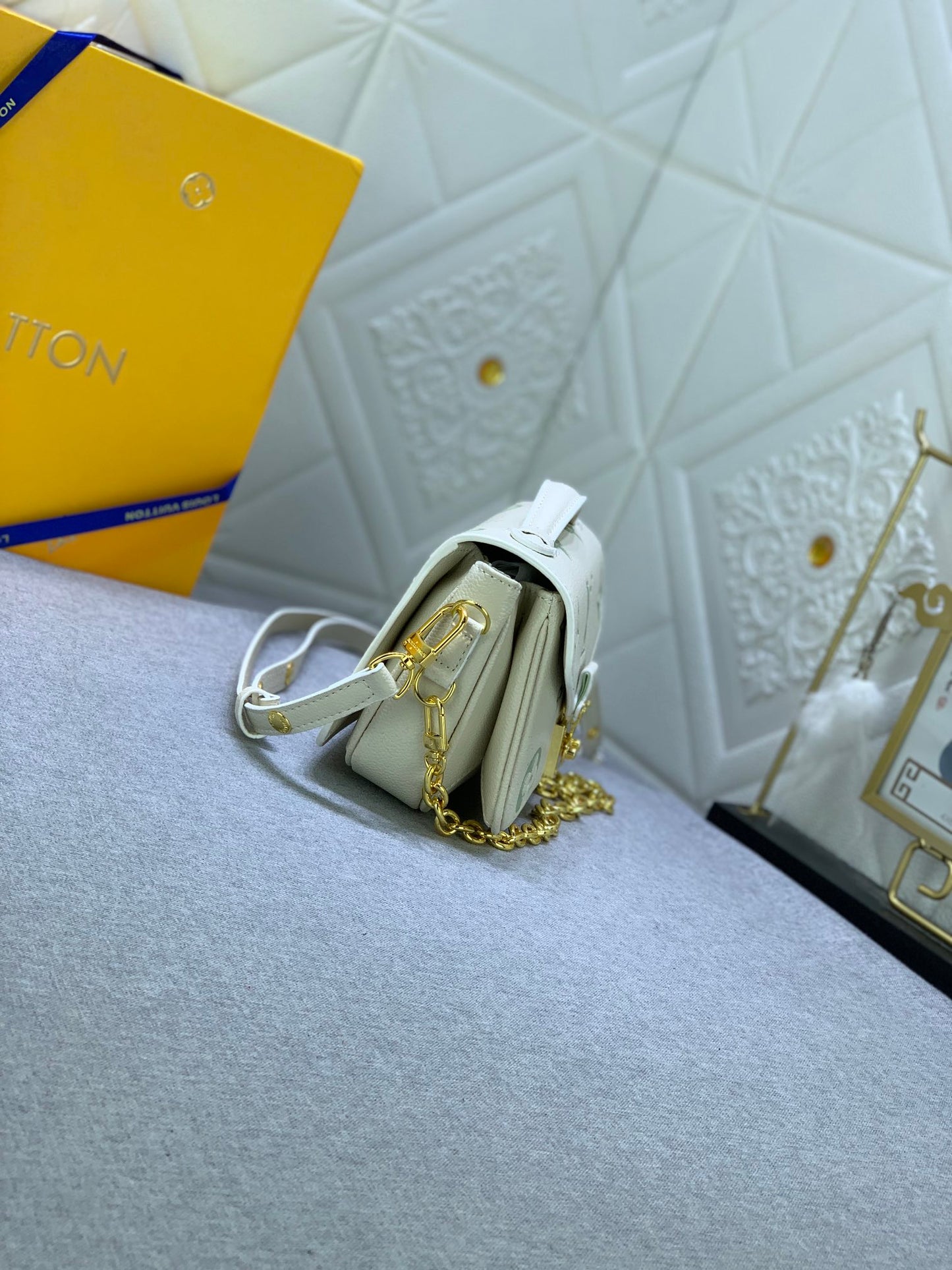 Elite Carryalls