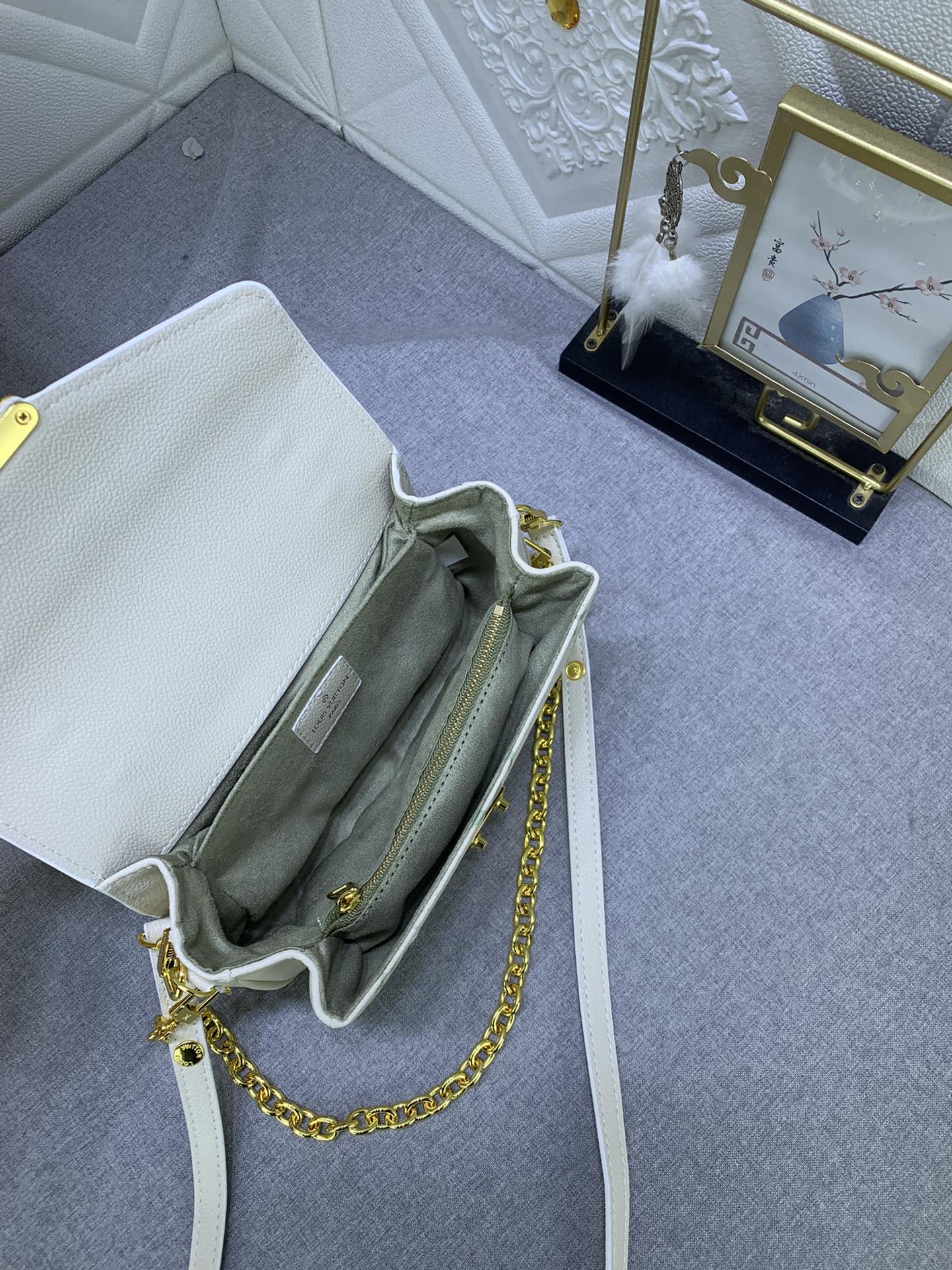 Elite Carryalls
