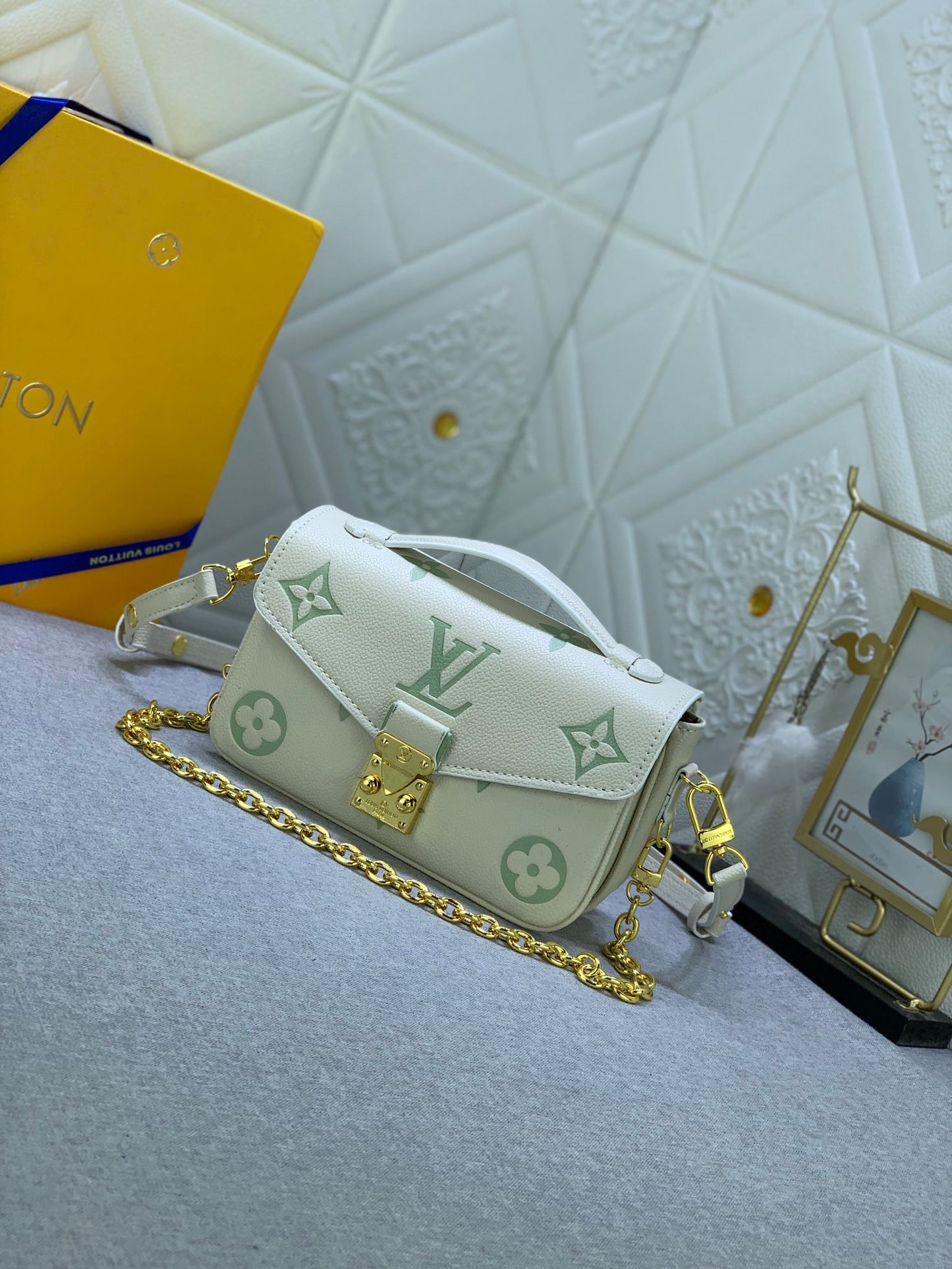 Elite Carryalls