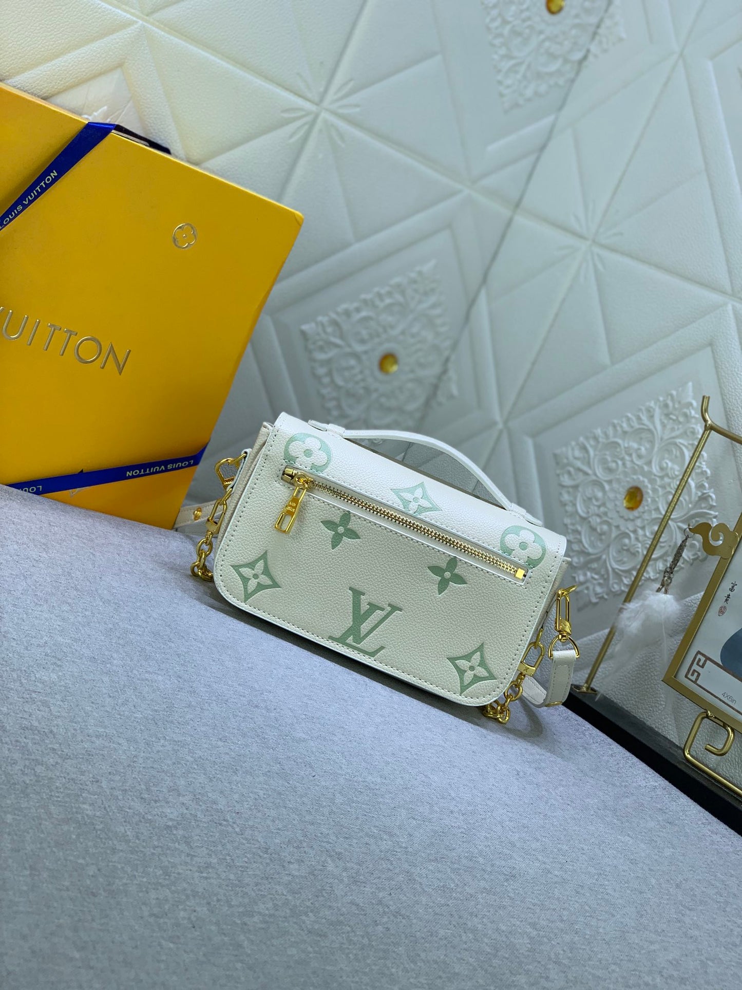 Elite Carryalls