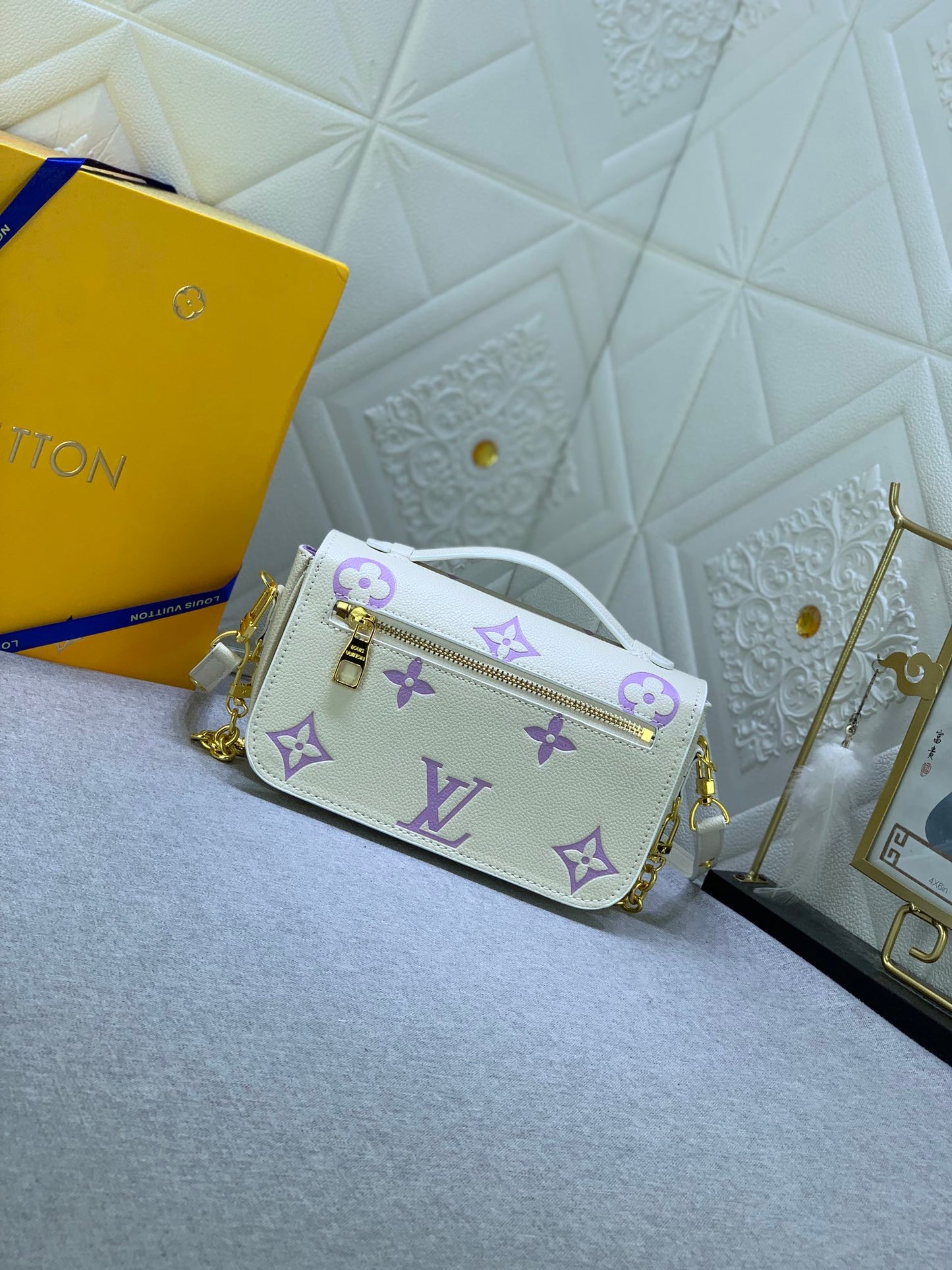 Elite Carryalls