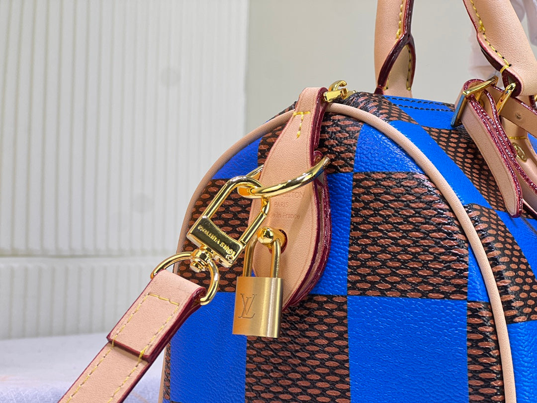 Elite Carryalls