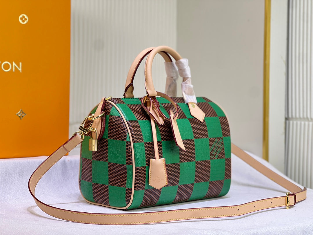 Elite Carryalls