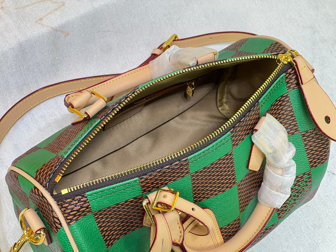 Elite Carryalls
