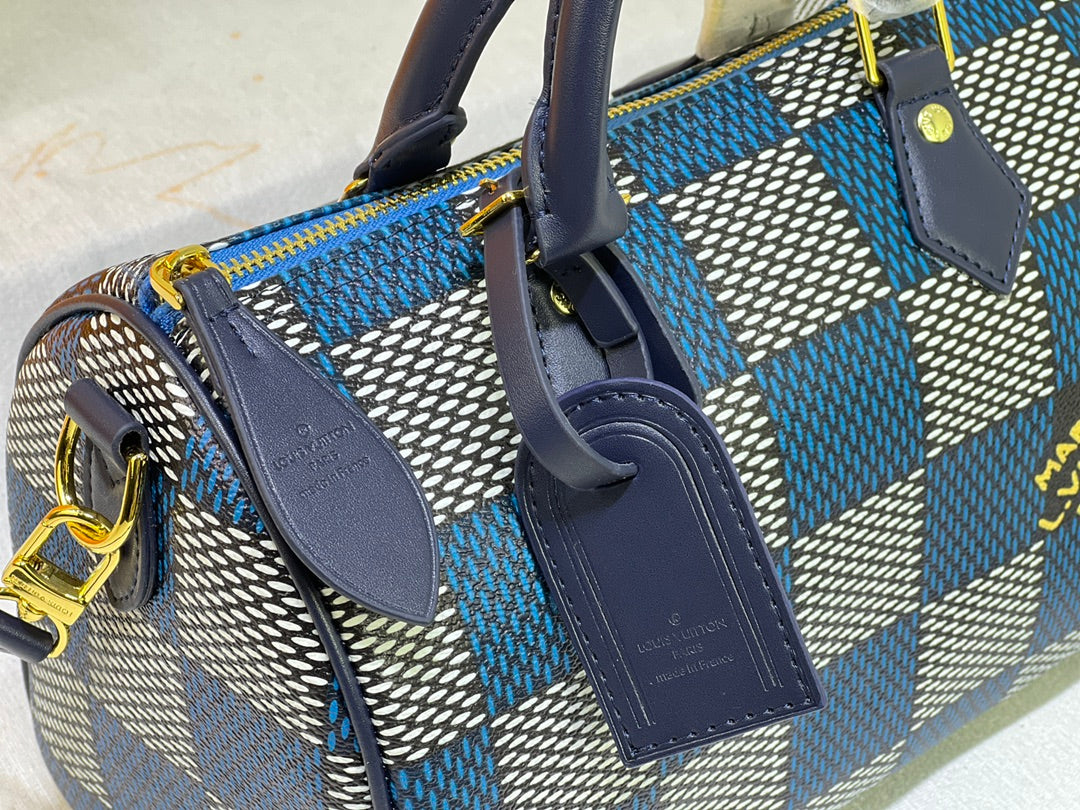 Elite Carryalls