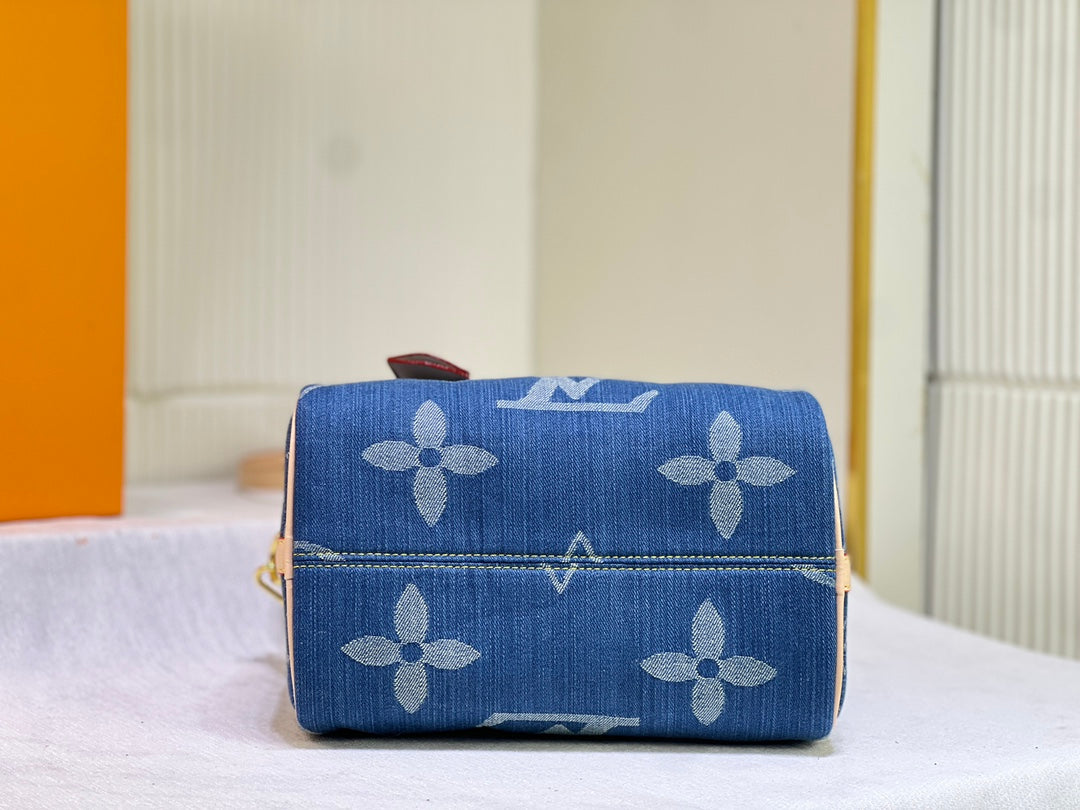 Elite Carryalls
