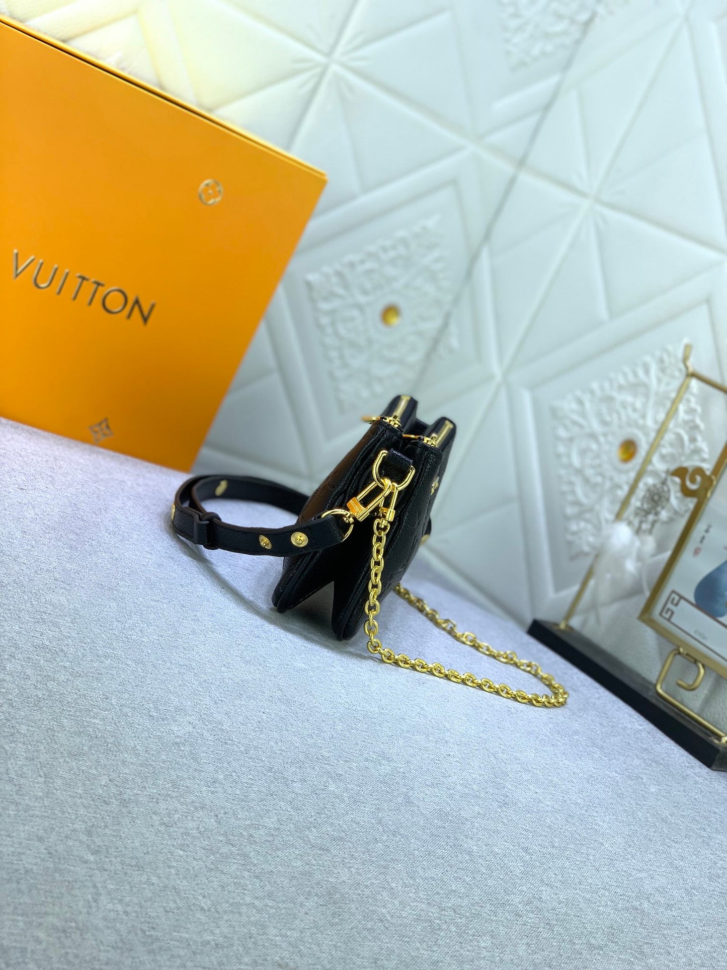 Elite Carryalls