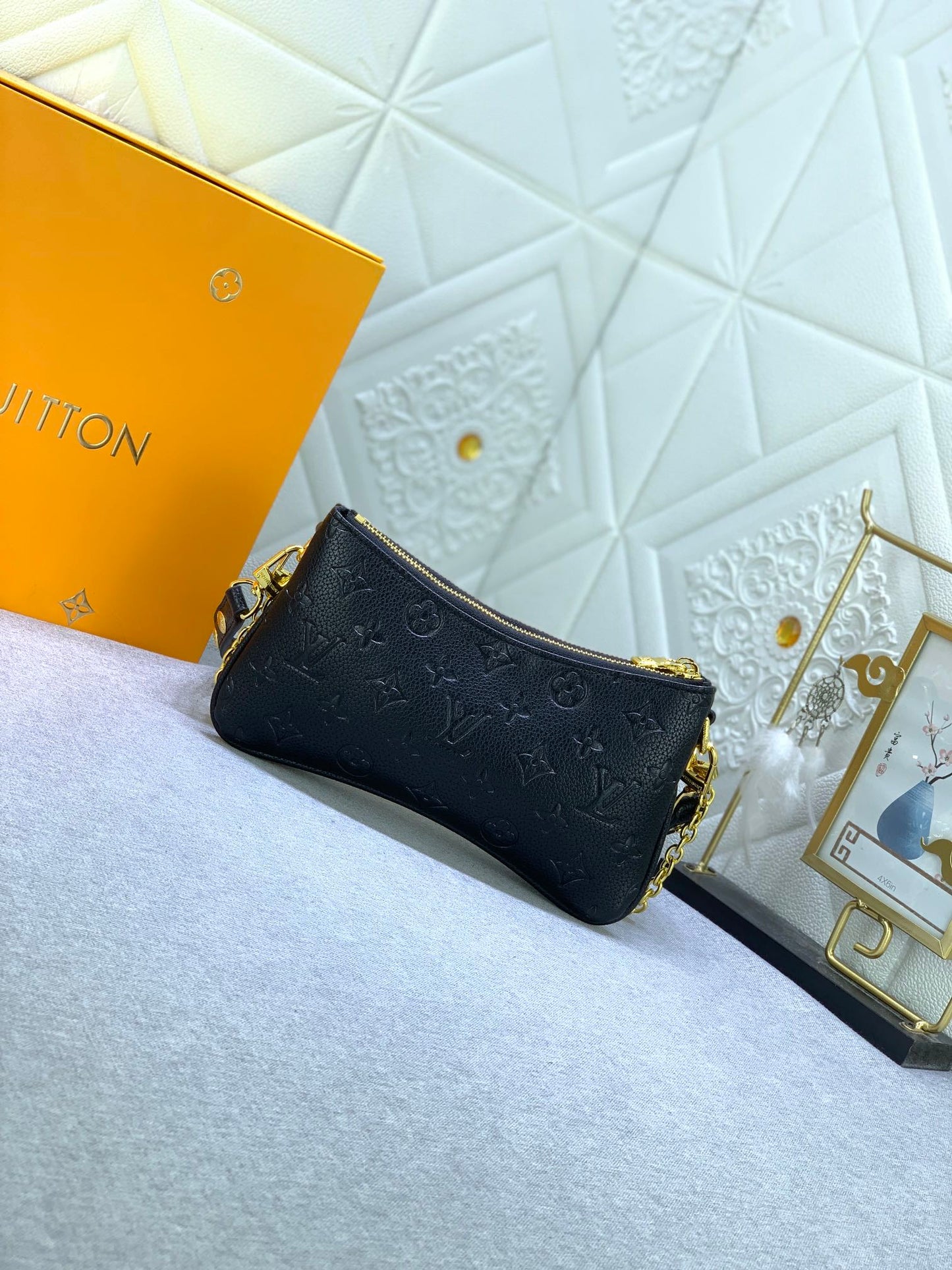 Elite Carryalls