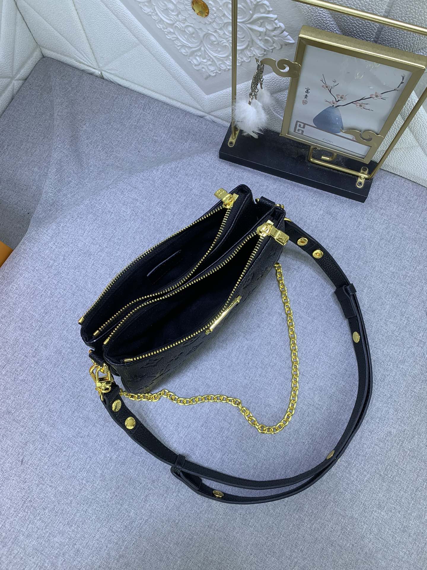 Elite Carryalls