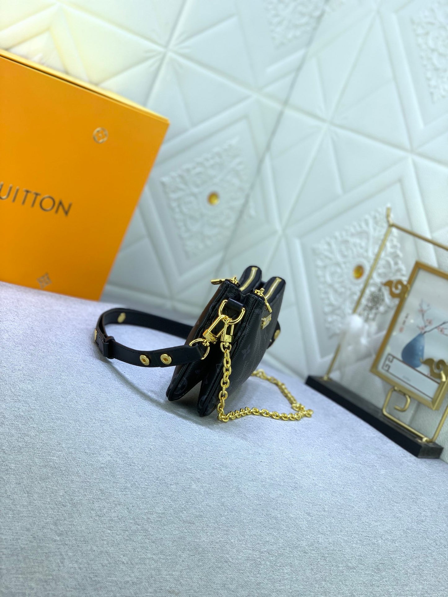Elite Carryalls