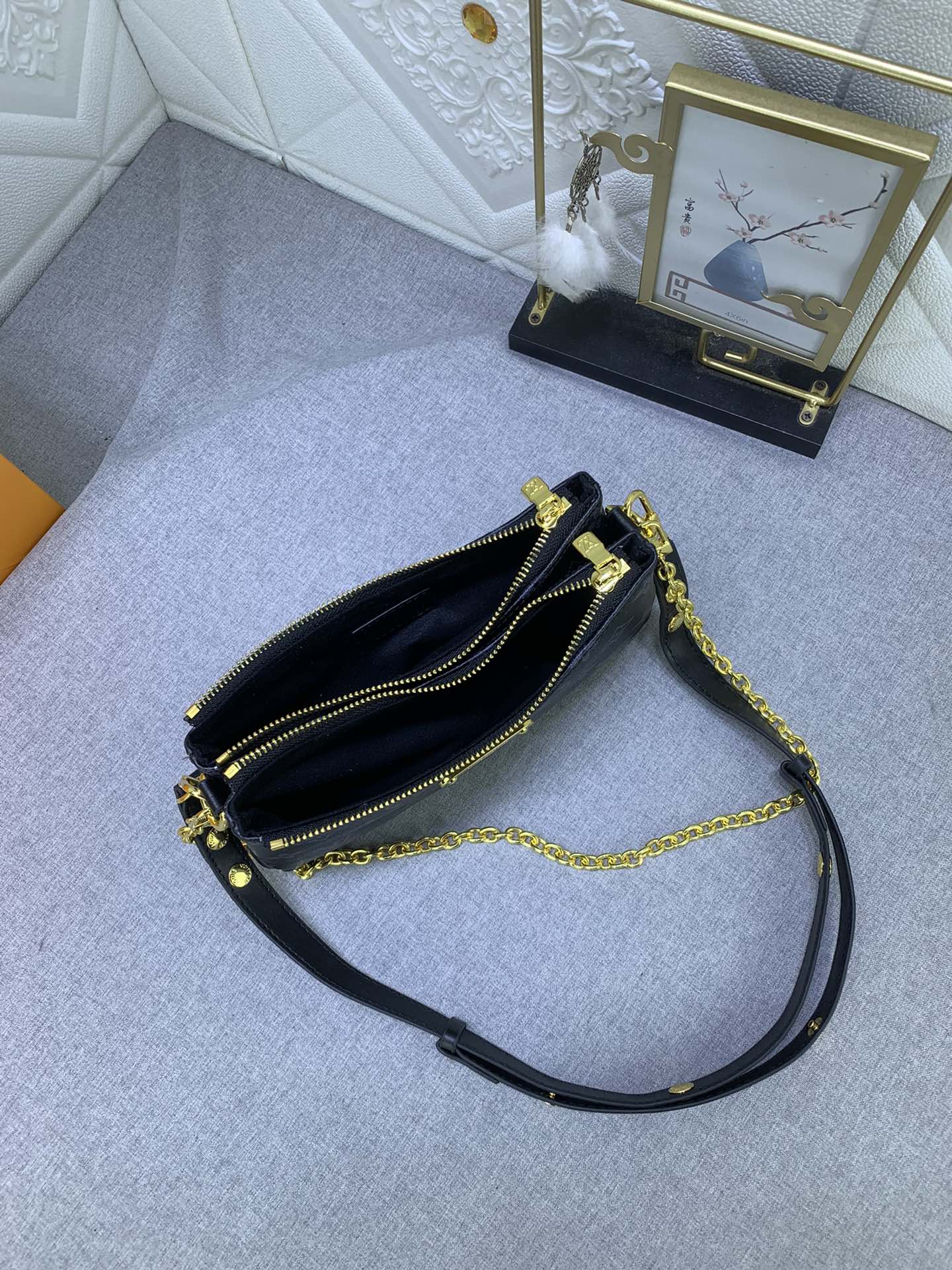 Elite Carryalls