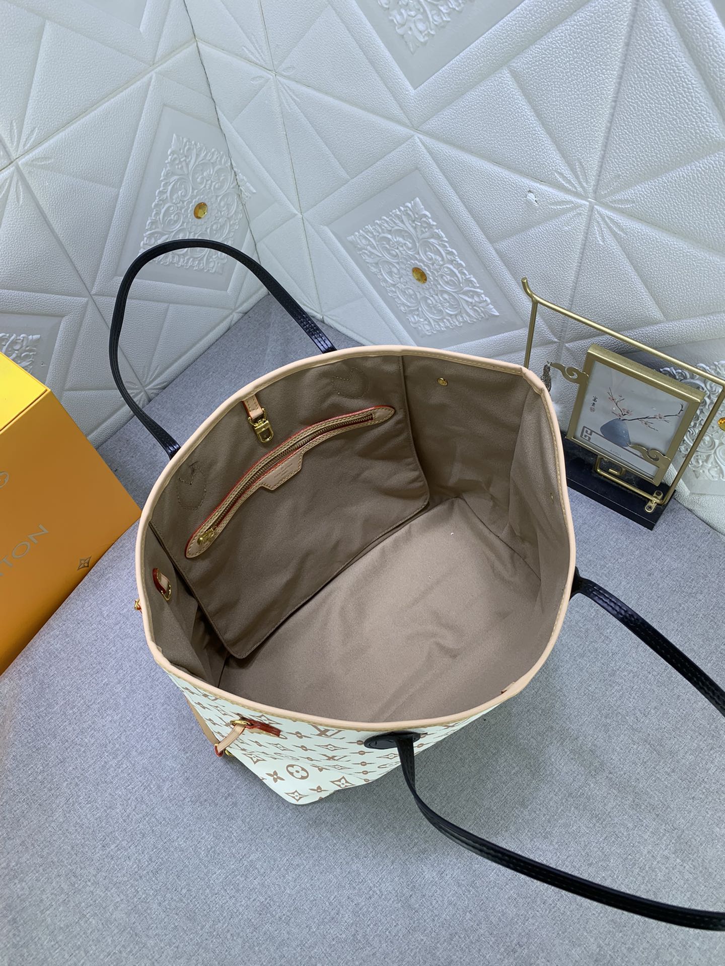 Elite Carryalls