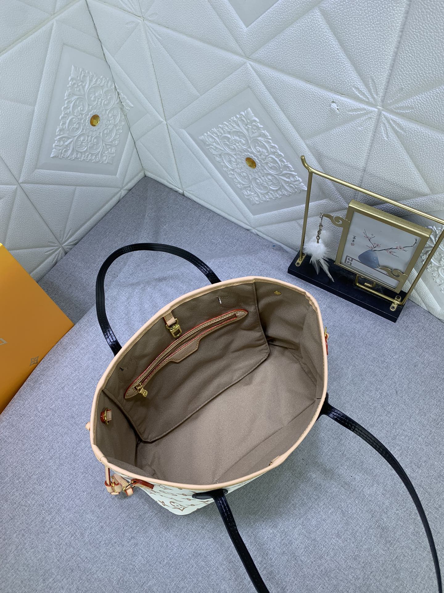 Elite Carryalls