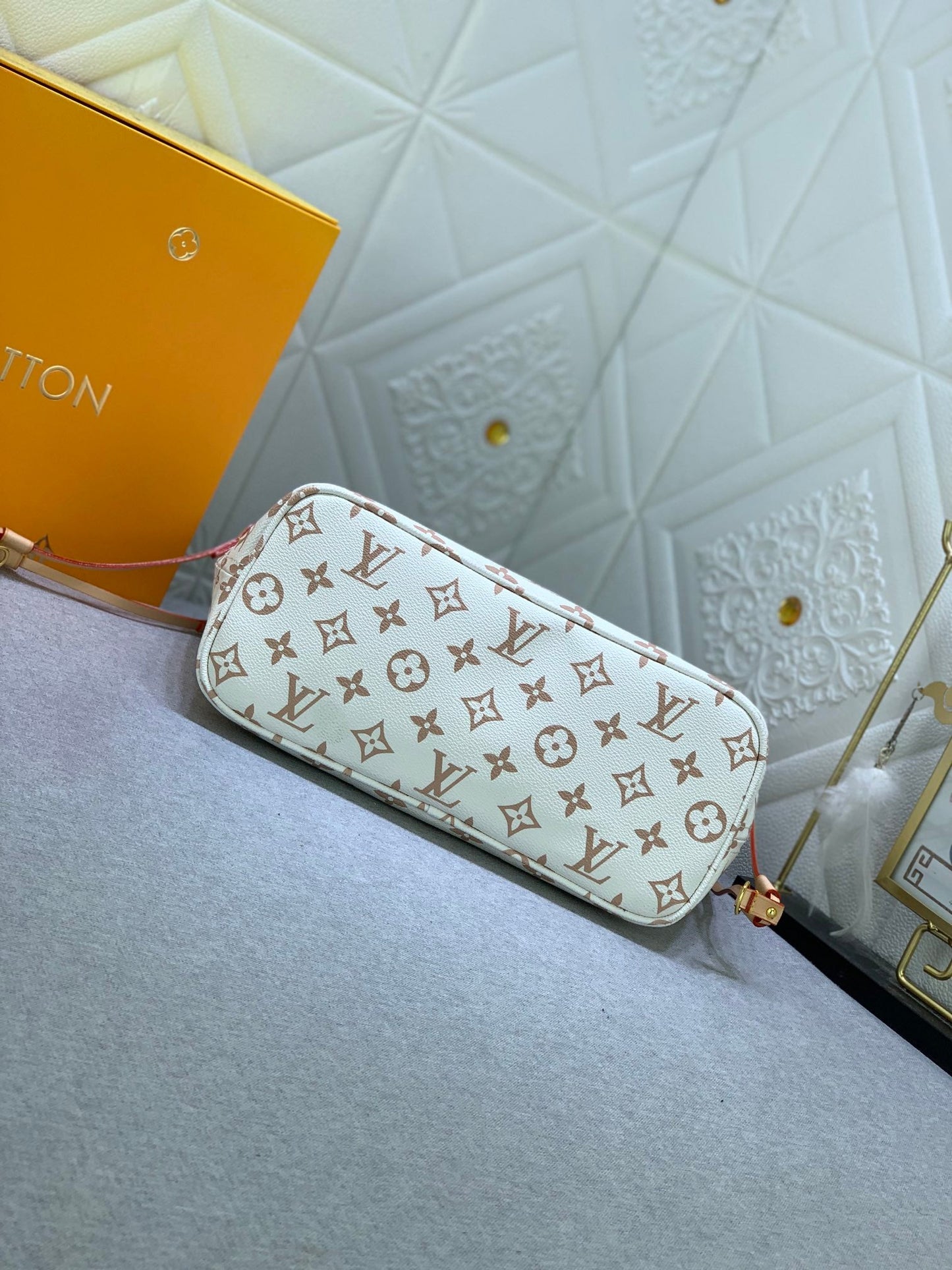 Elite Carryalls