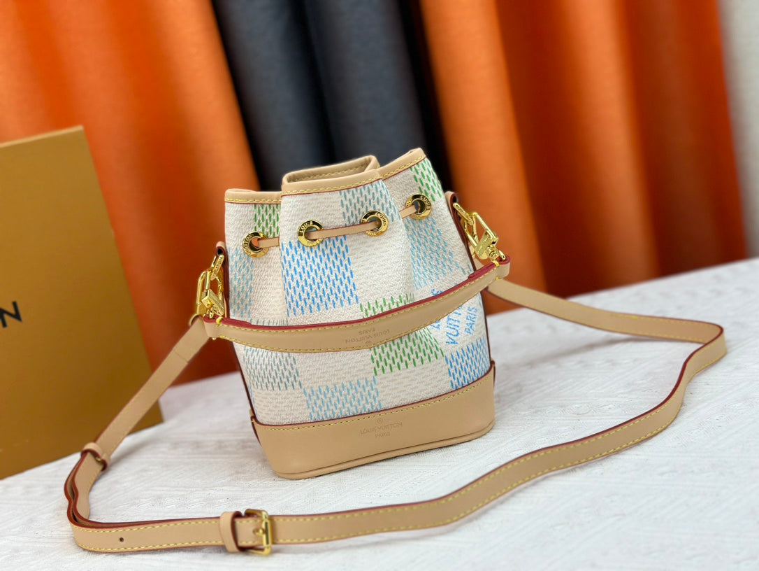 Elite Carryalls