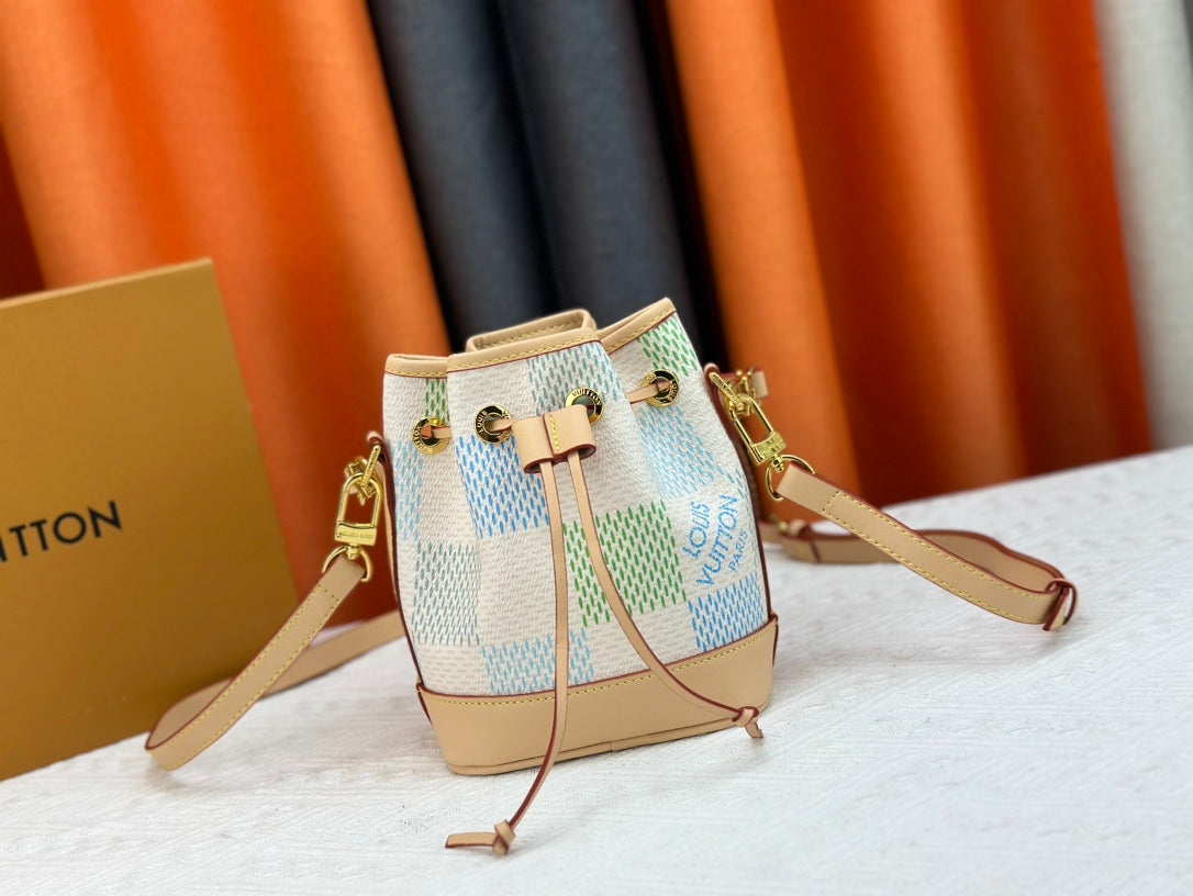 Elite Carryalls