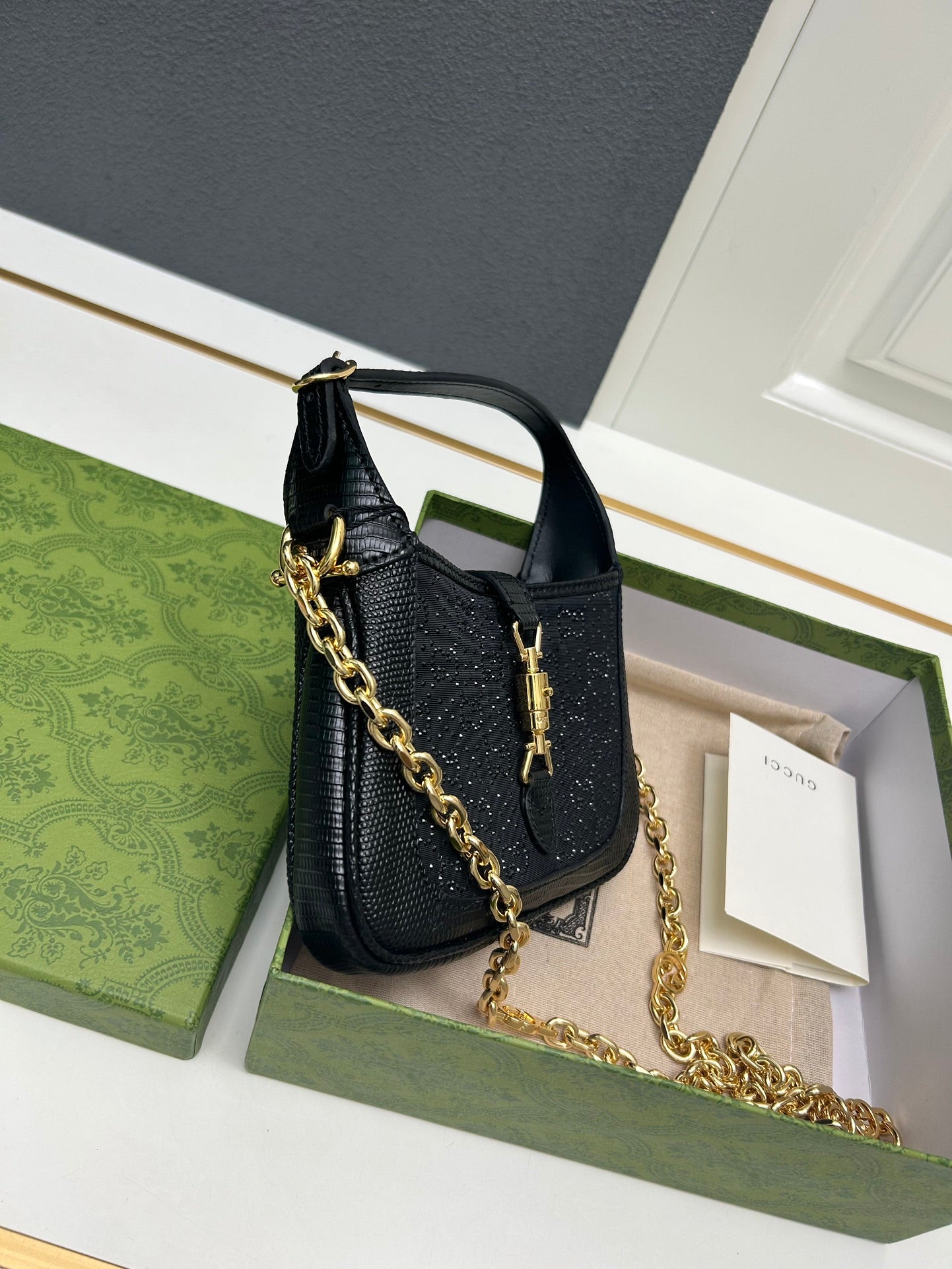 Elite Carryalls