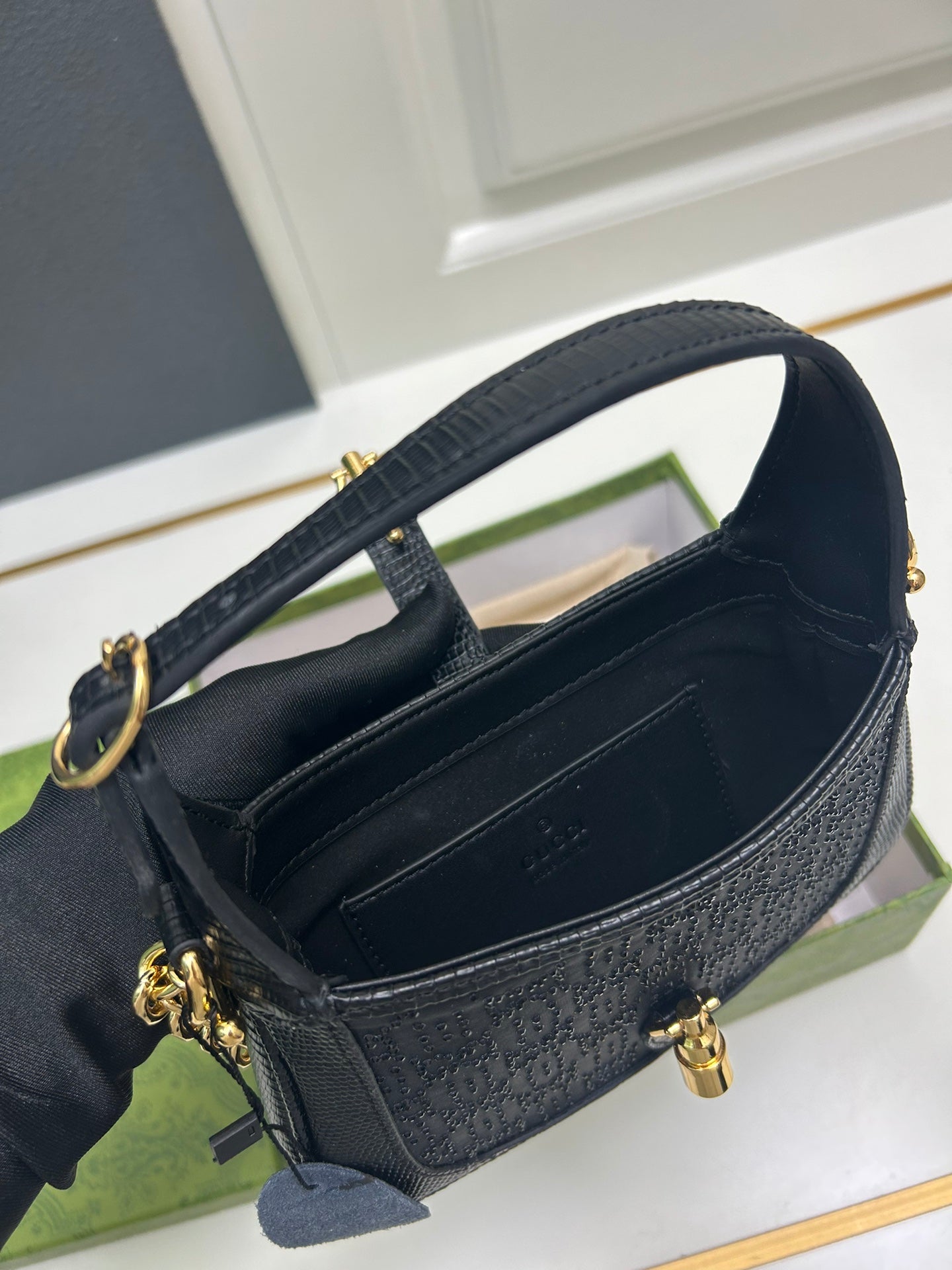 Elite Carryalls