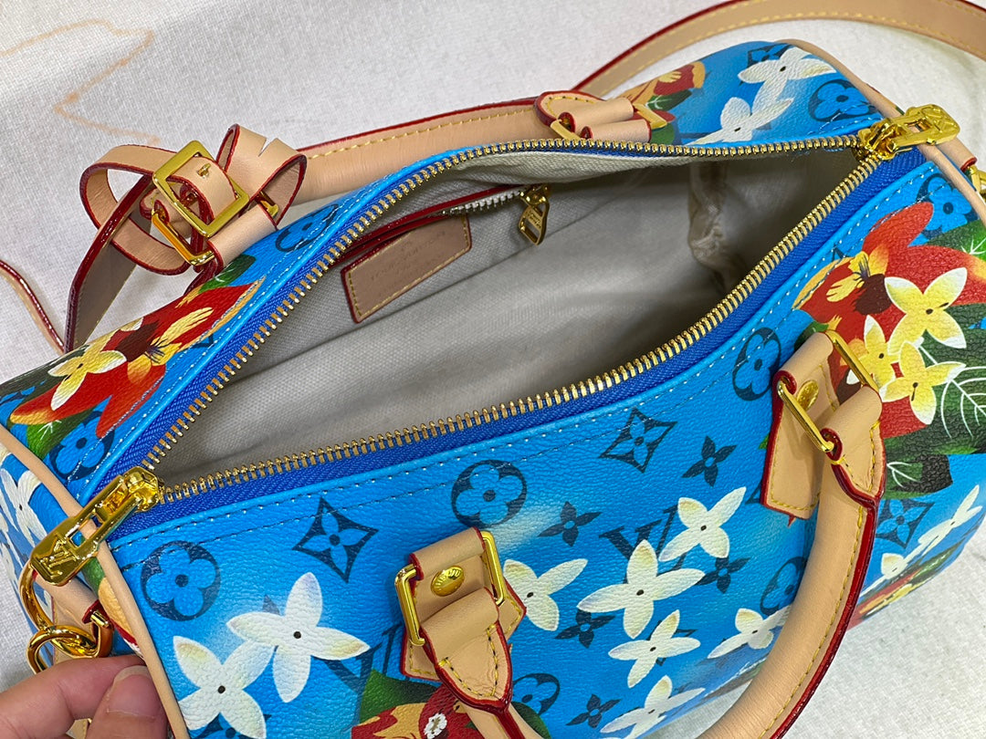 Elite Carryalls