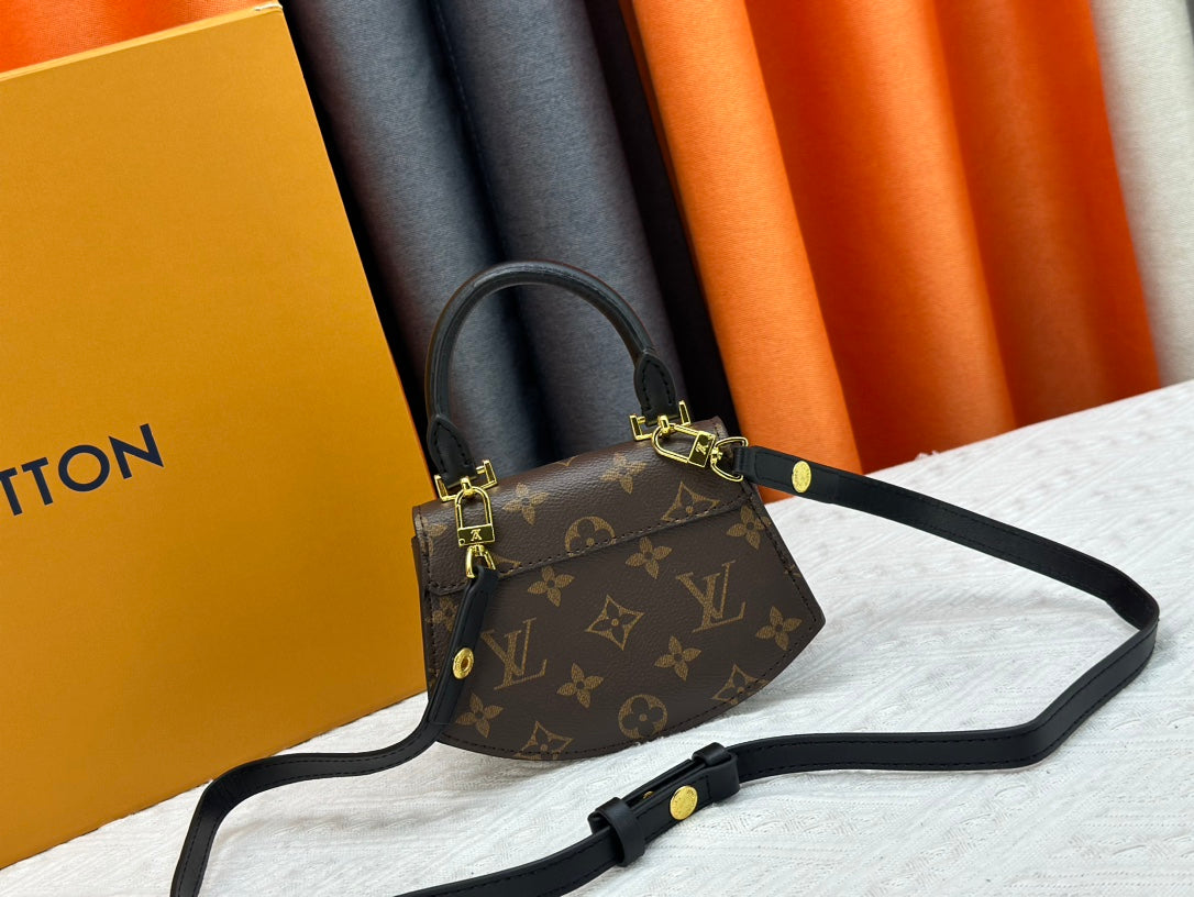 Elite Carryalls