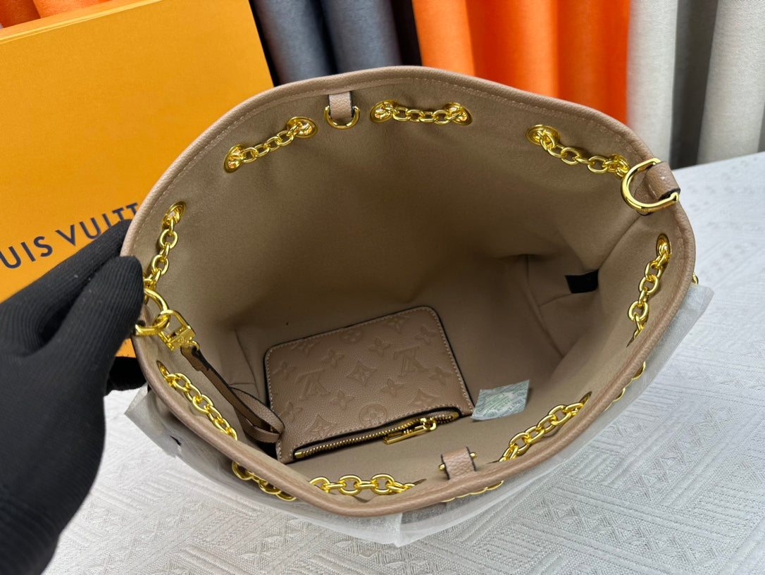 Elite Carryalls