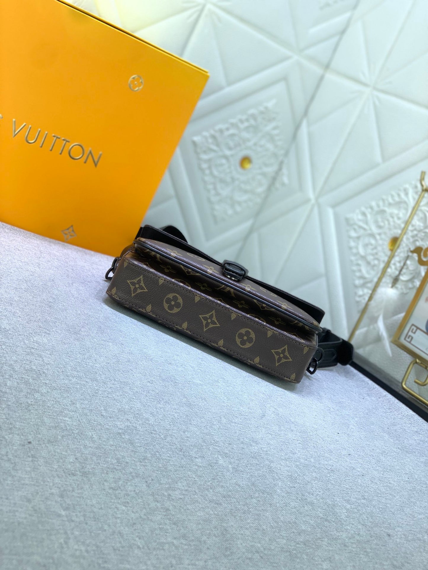 Elite Carryalls
