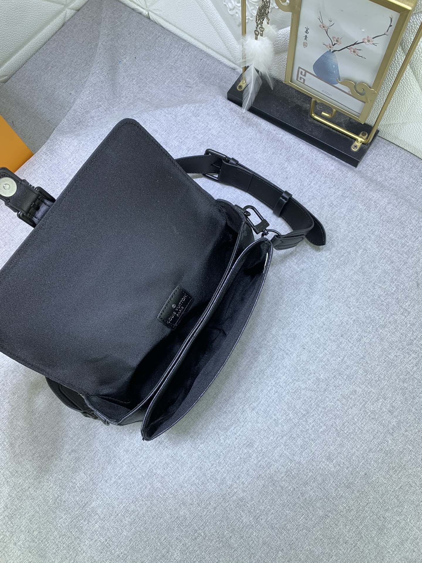 Elite Carryalls