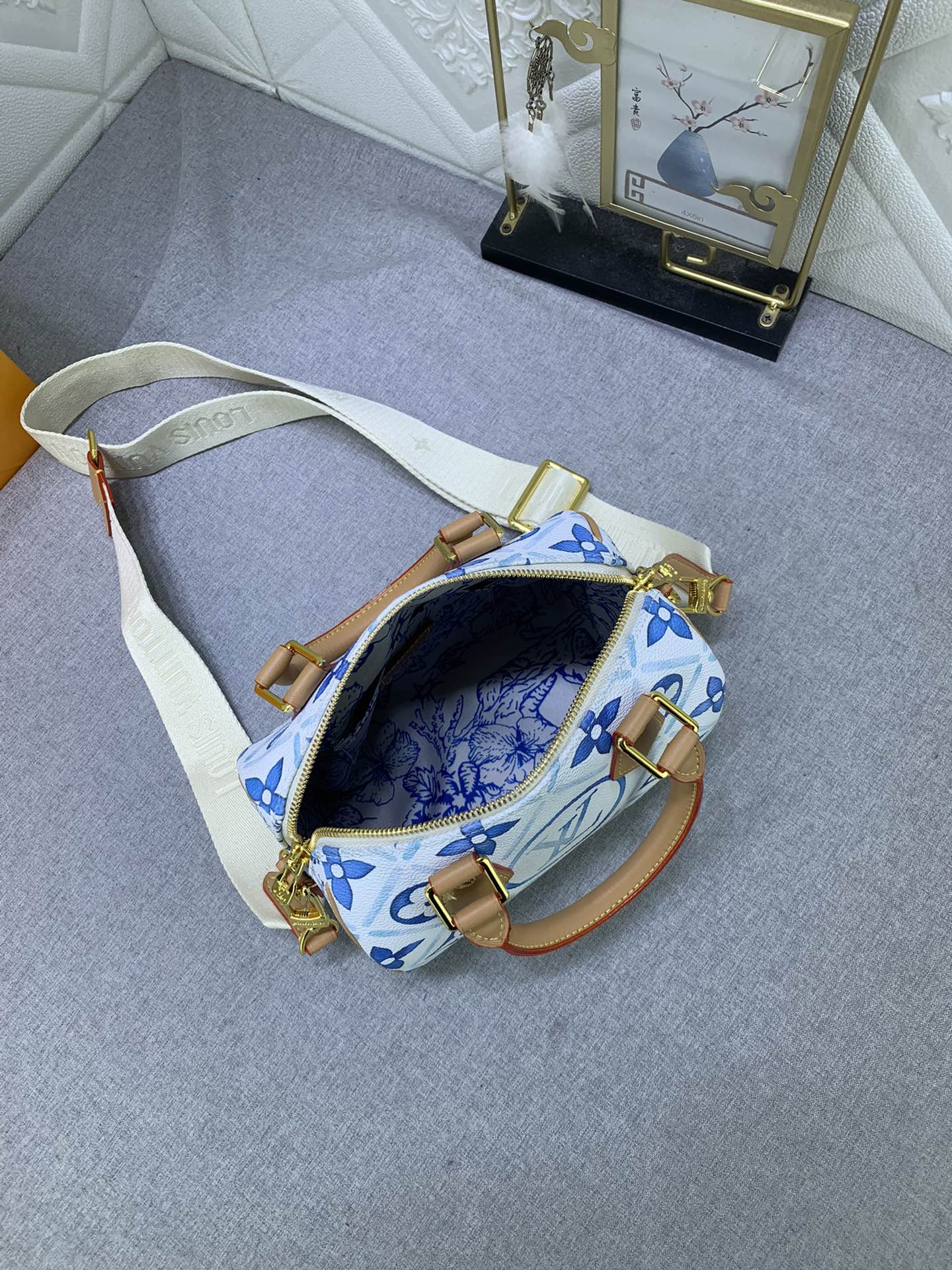 Elite Carryalls
