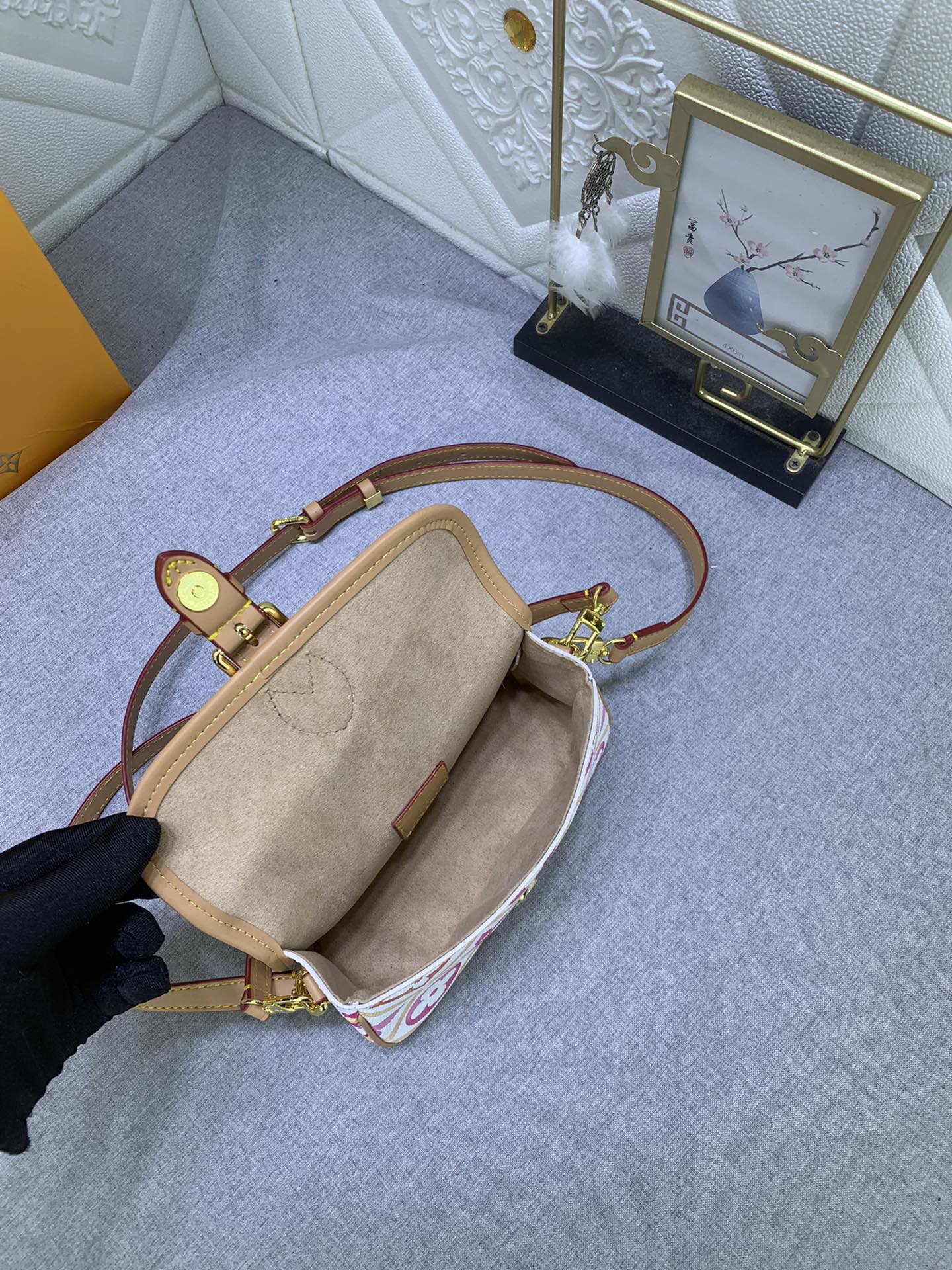 Elite Carryalls