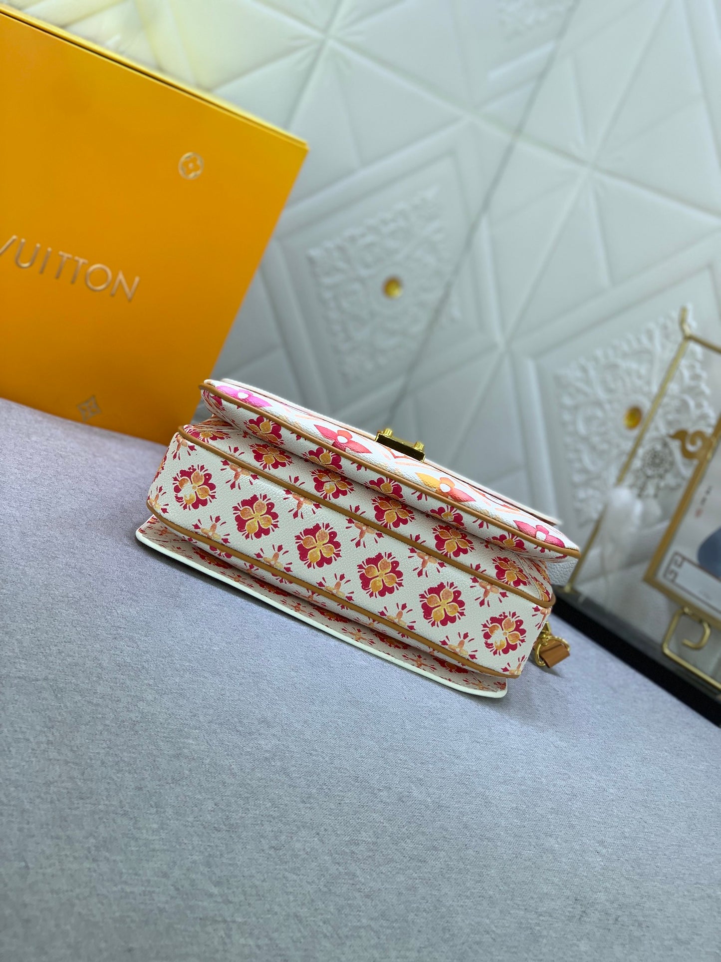 Elite Carryalls