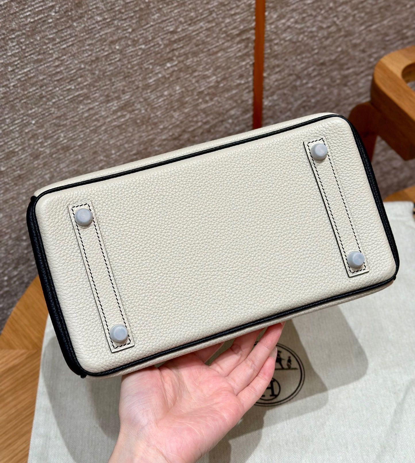 Elite Carryalls