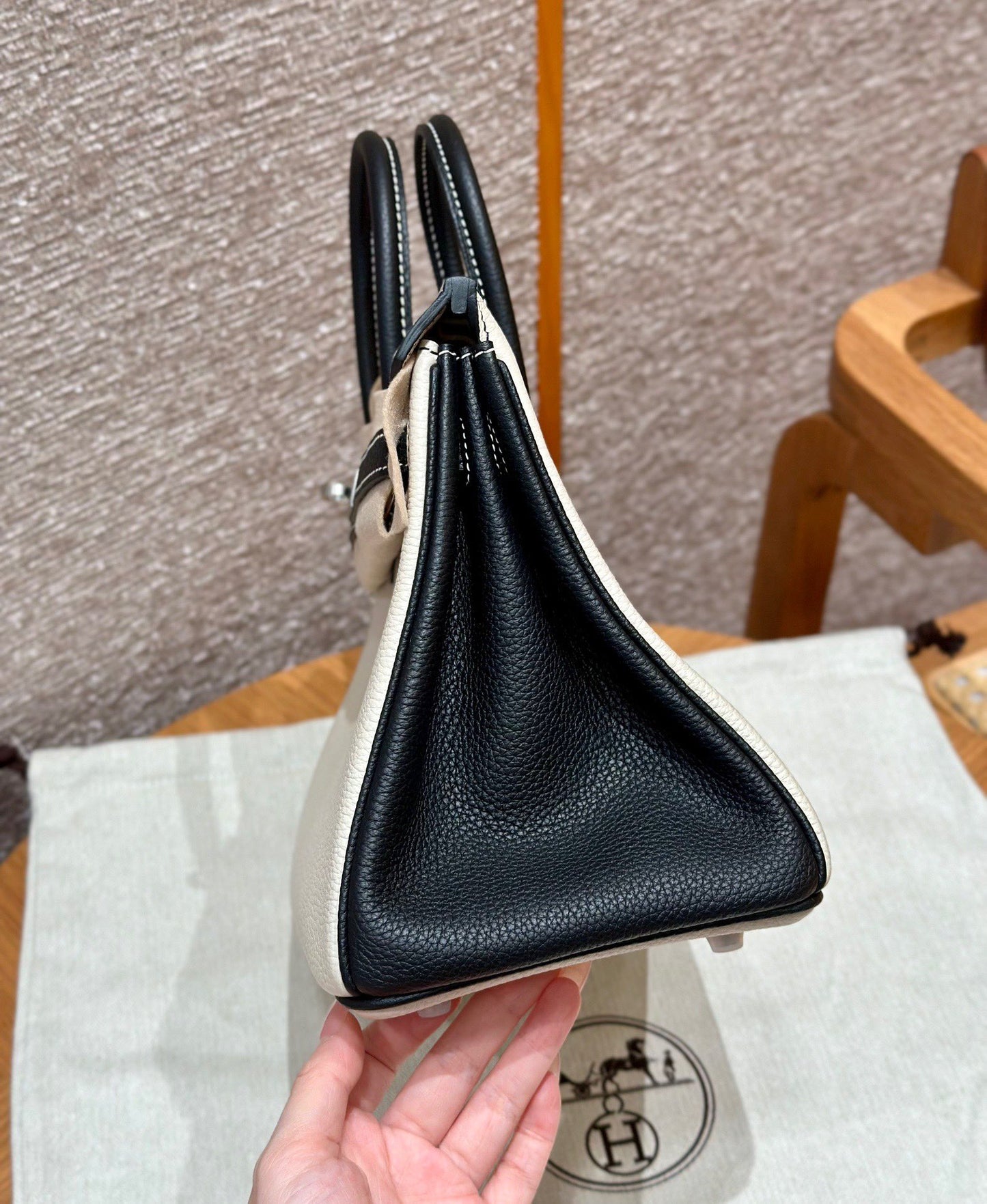 Elite Carryalls