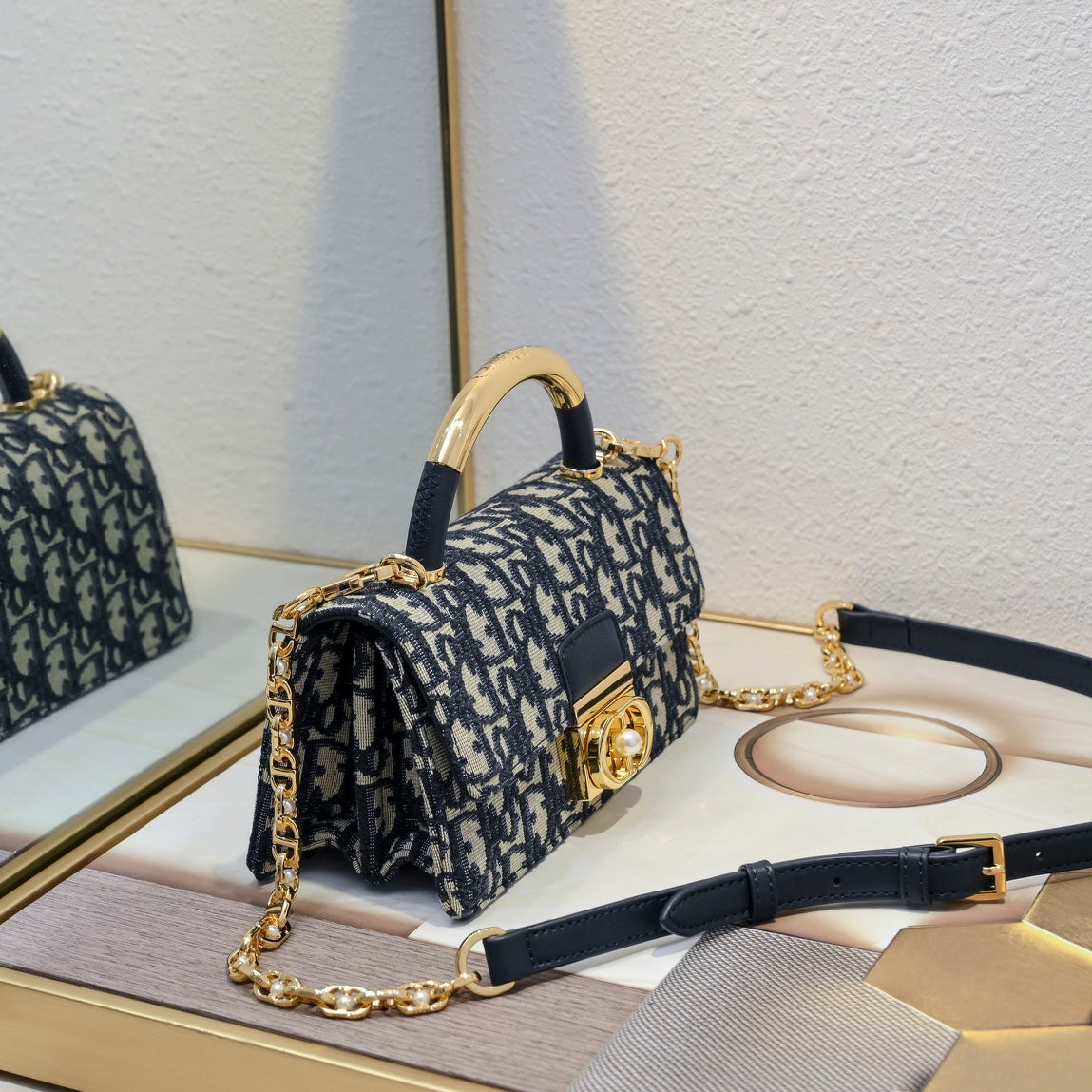 Elite Carryalls