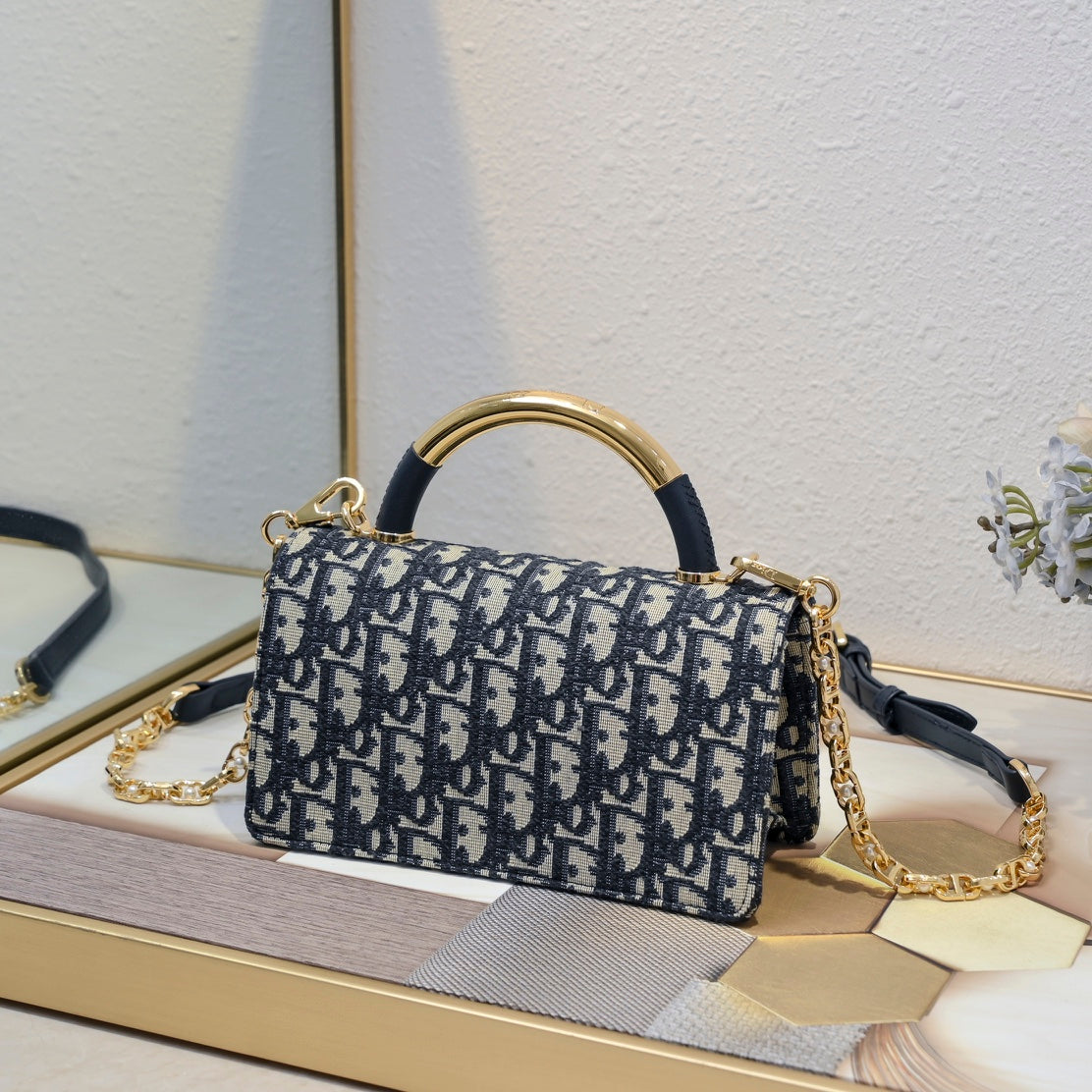 Elite Carryalls