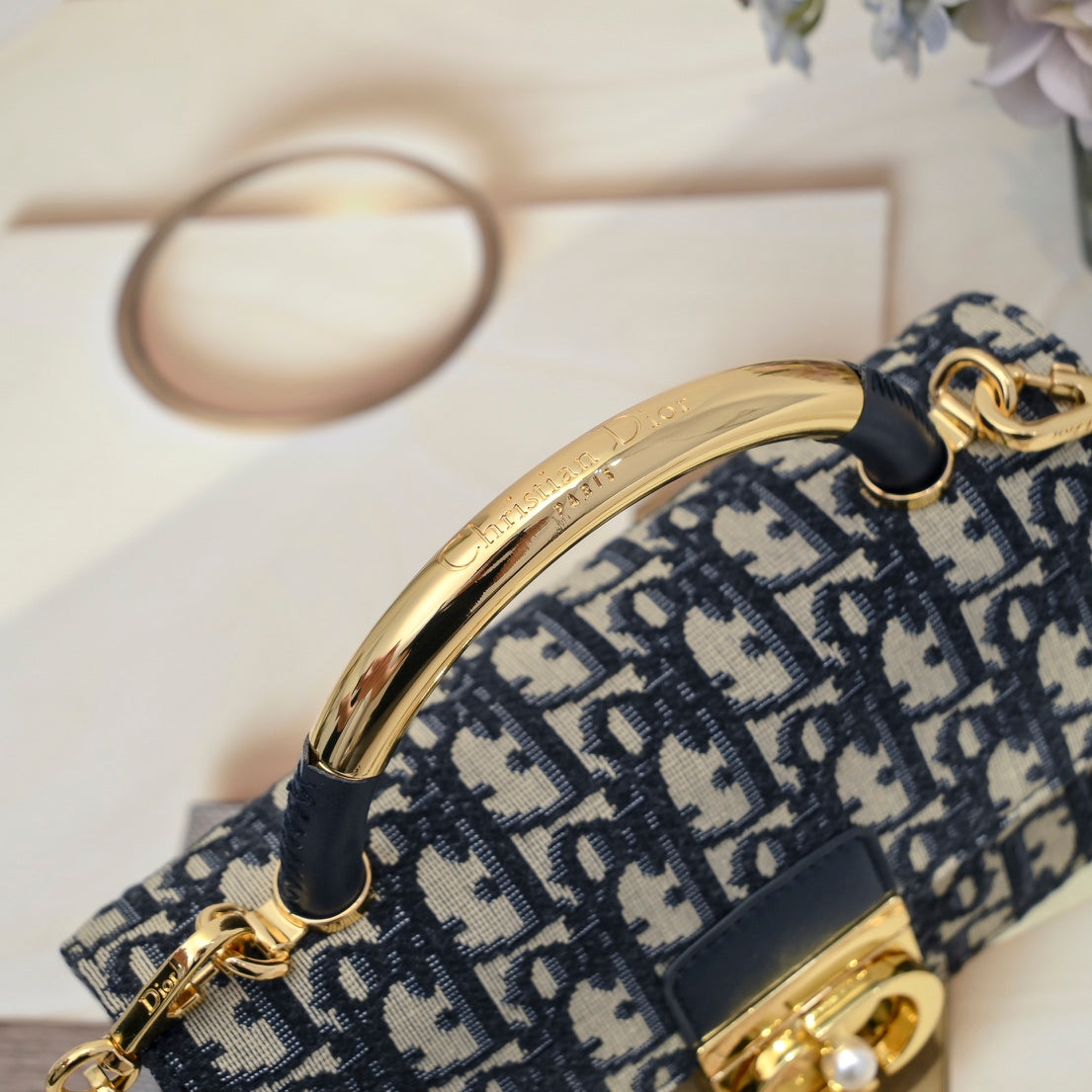 Elite Carryalls