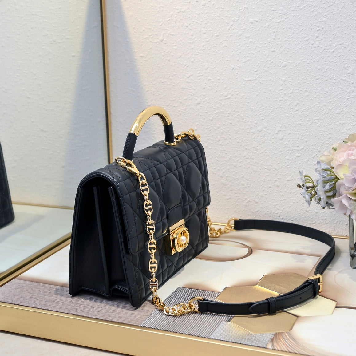 Elite Carryalls