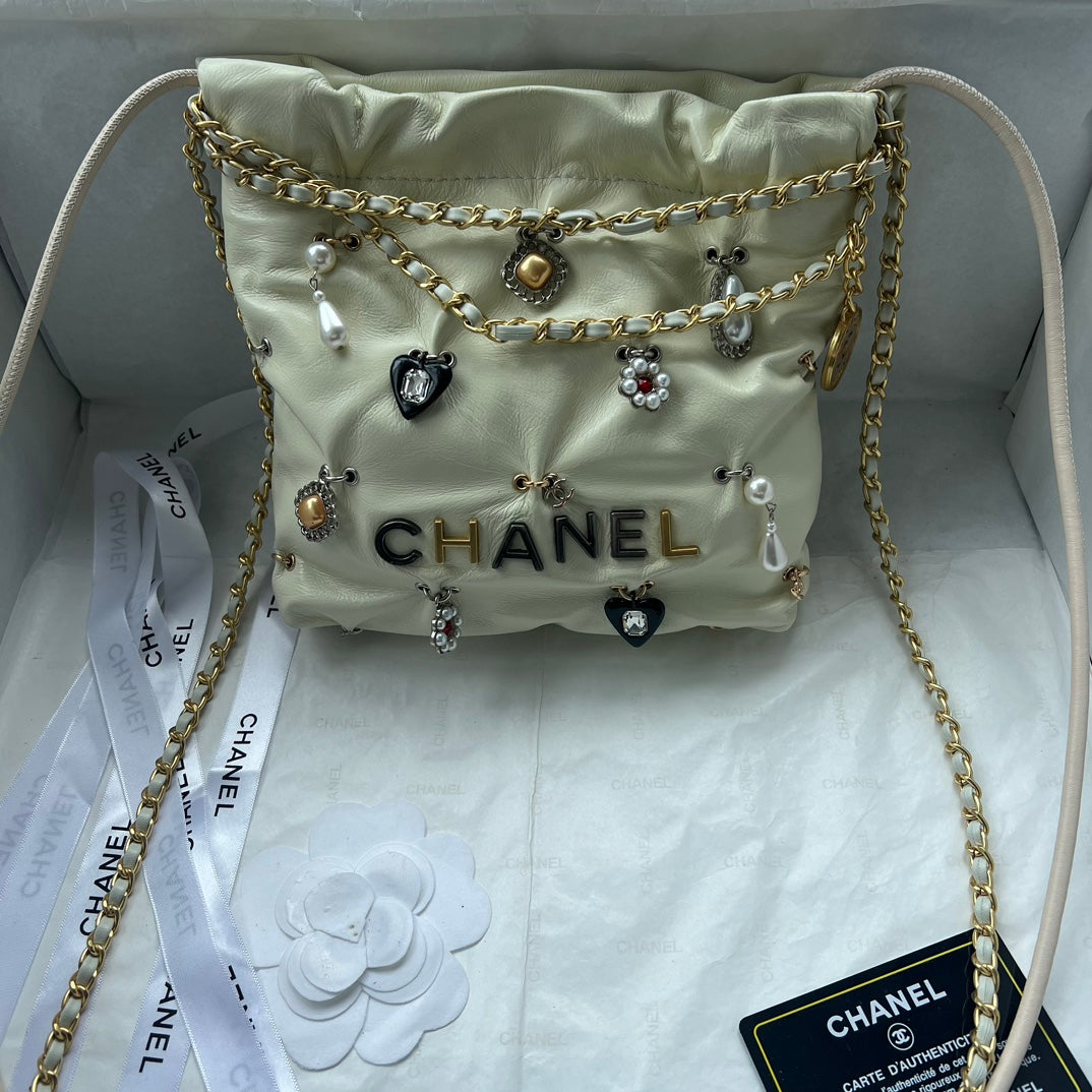 Elite Carryalls